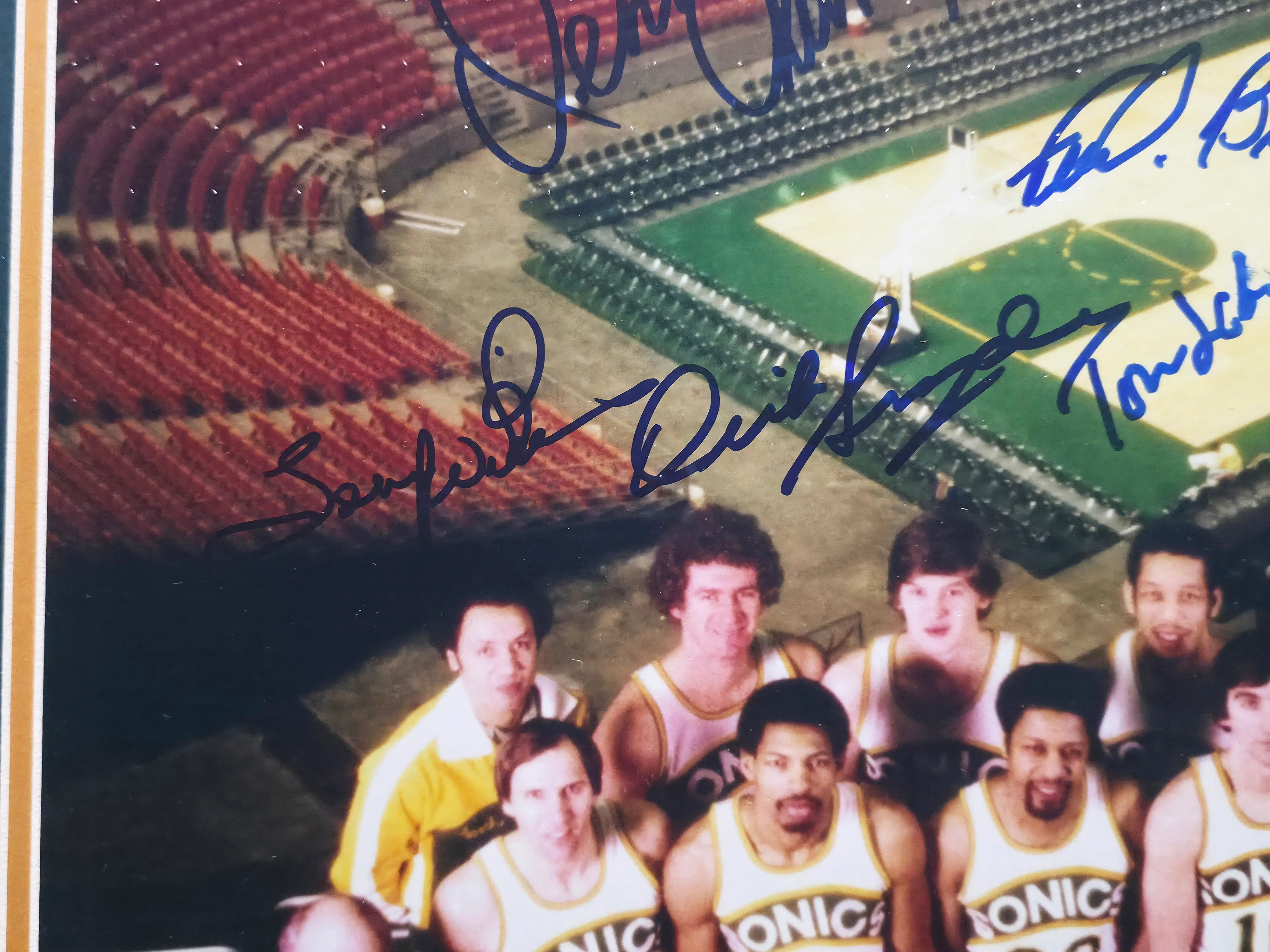 1978-79 NBA Champion Seattle Supersonics Team Autographed Framed 16x20 Photo With 9 Signatures Including Fred Brown & Lenny Wilkens MCS Holo #87231 - Image 3