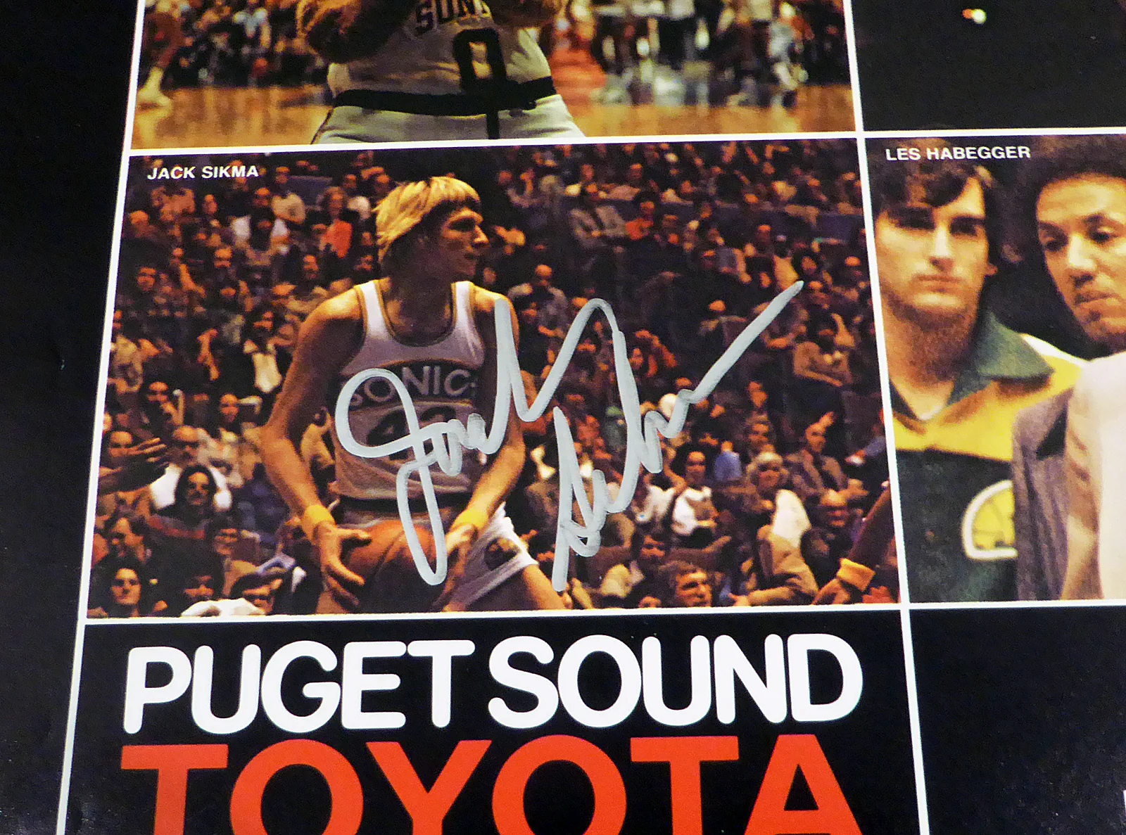 1978-79 NBA Champions Seattle Supersonics Autographed 17x22 Poster Photo With 9 Total Signatures Including Fred Brown & Lenny Wilkens MCS Holo #51053 - Image 4