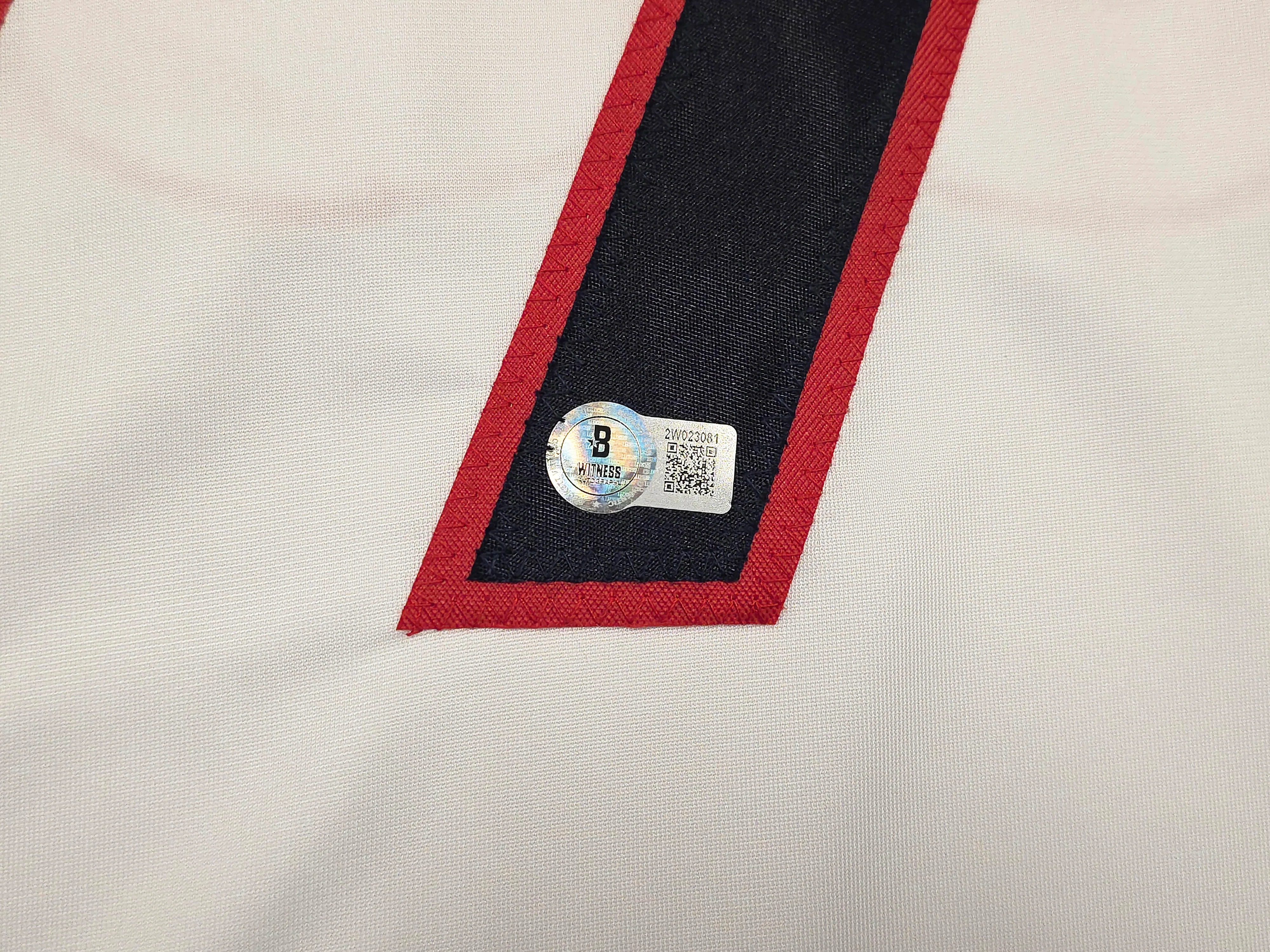 1999 Team USA Women's Soccer World Cup Champions Autographed White Jersey With 8 Signatures Including Hamm & Chastain Beckett BAS Witness Stock #257835 - Image 5