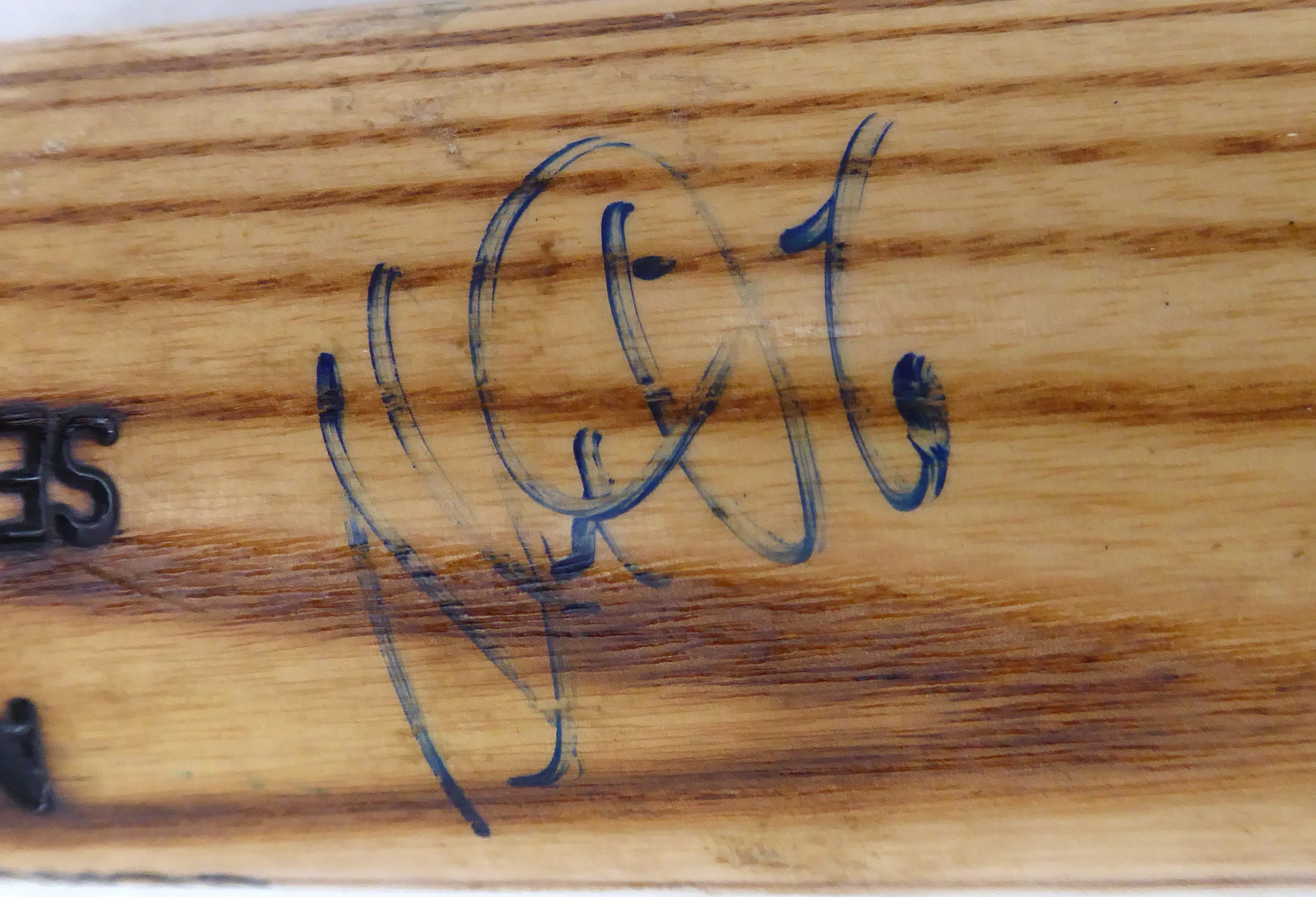 Alex Diaz Autographed Blonde Louisville Slugger 1995 Game Used Bat Seattle Mariners Cracked SKU #214047 - Image 2