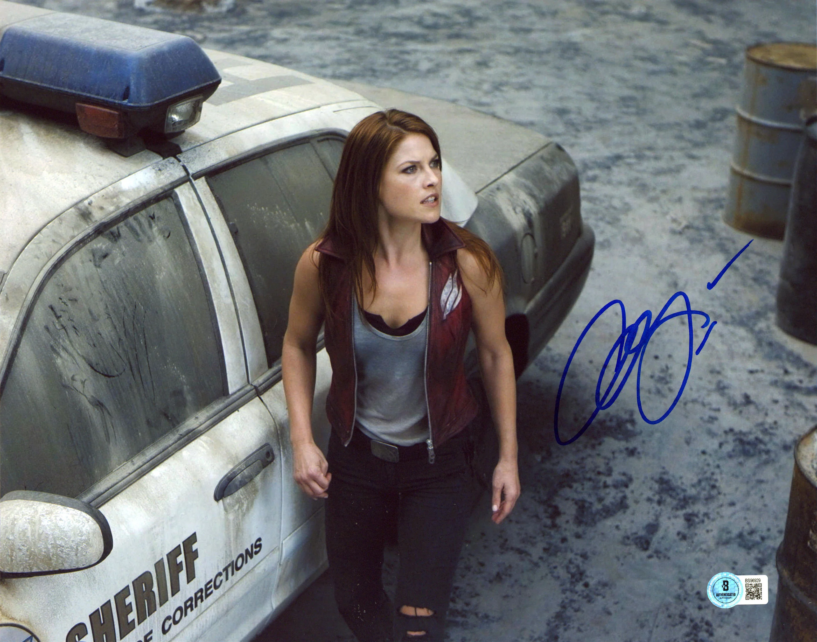 Ali Larter Resident Evil Authentic Signed 11x14 Horizontal Photo BAS BS96929 - Image 2