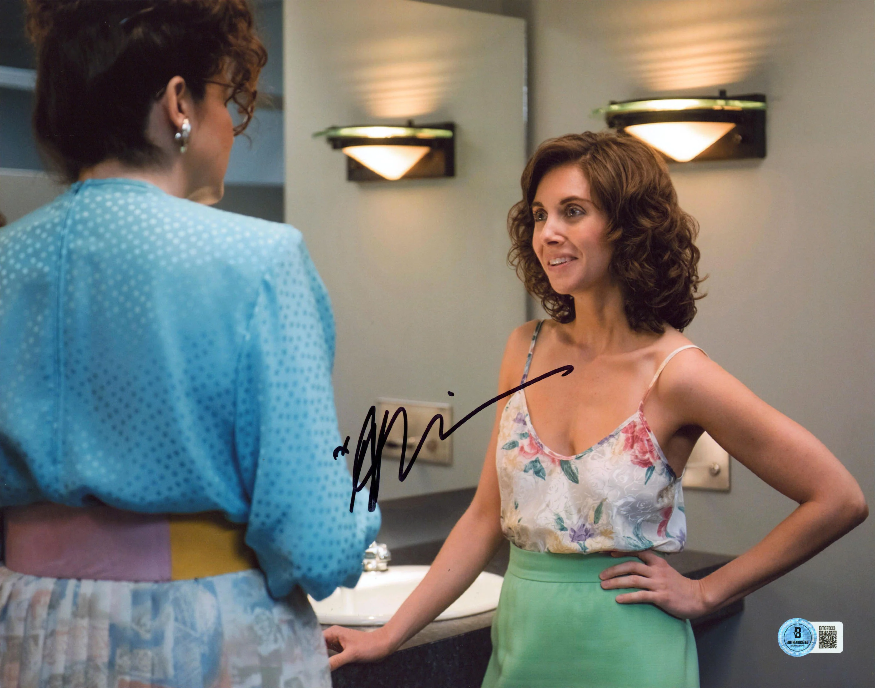 Alison Brie Glow Authentic Signed 11x14 Horizontal Photo BAS #BT67833 - Image 2