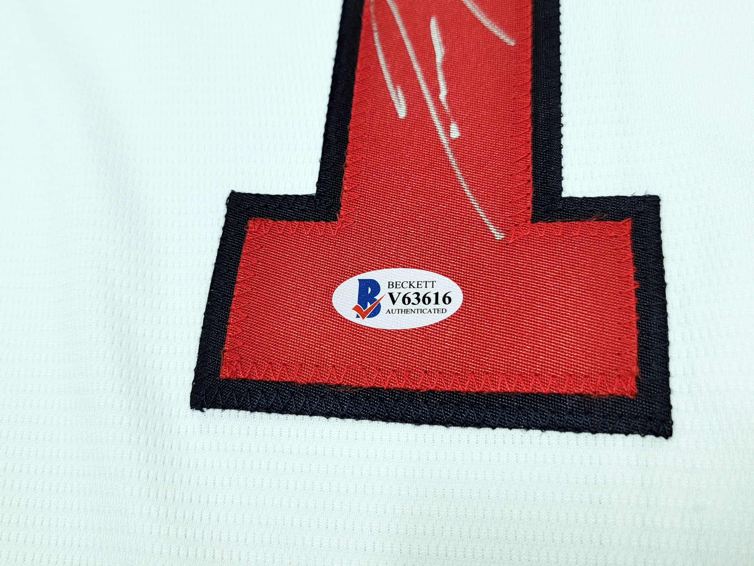 Atlanta Braves Ronald Acuna Jr. Autographed White Nike Jersey Size Large Beckett BAS Stock #206516 - Image 5