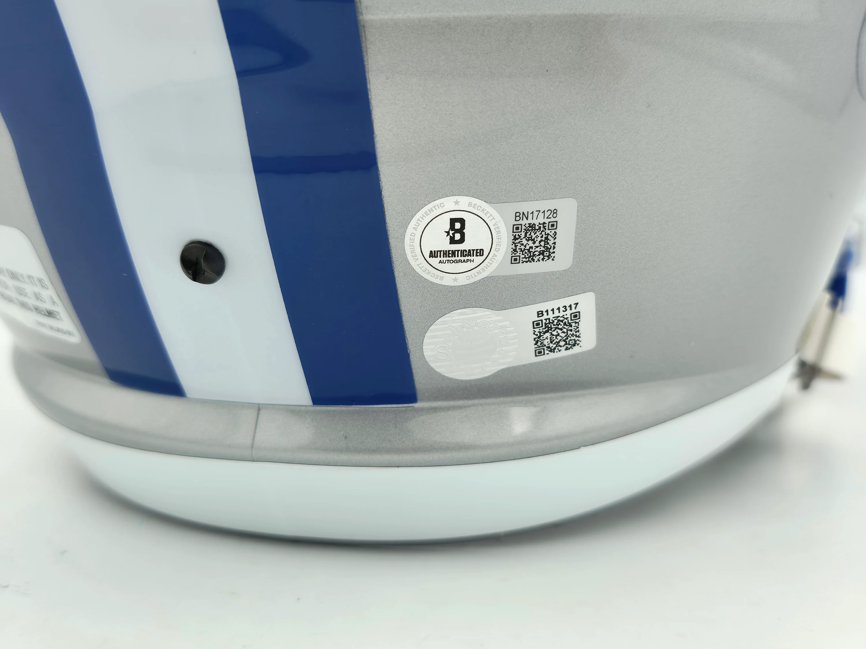 Barry Sanders Autographed Detroit Lions 1983-02 Silver Throwback Full Size Speed Replica Helmet Beckett BAS QR Stock #260180 - Image 5