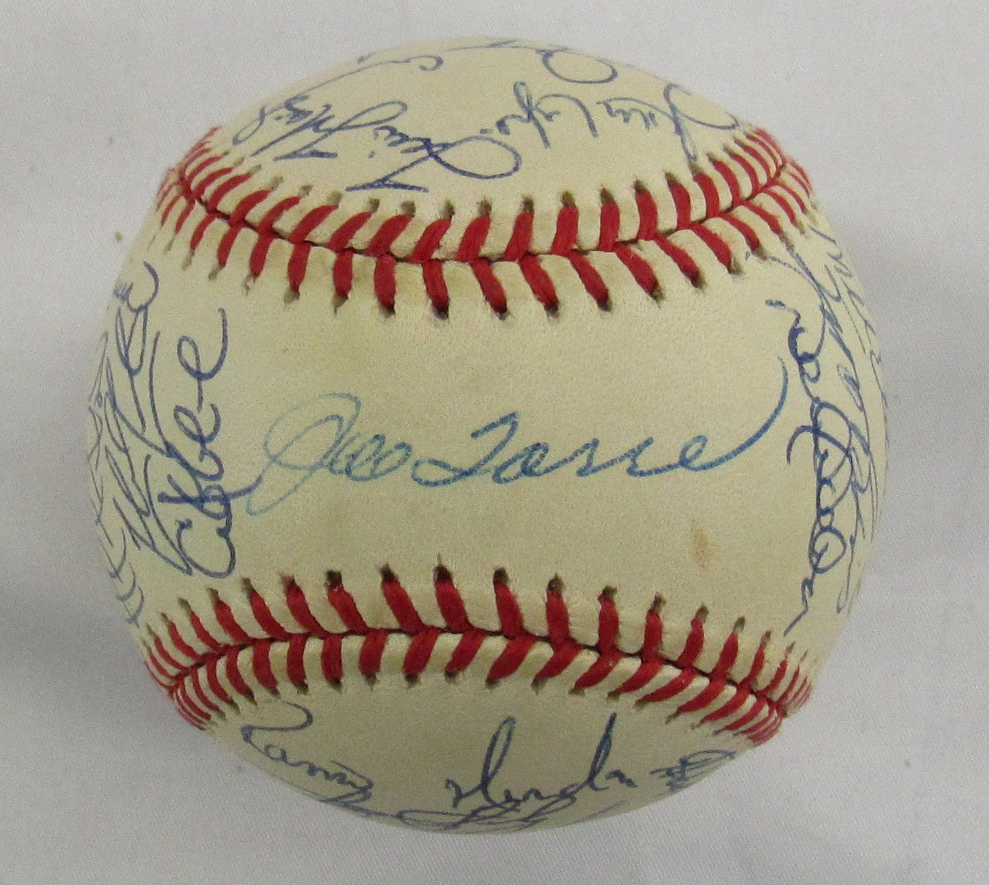 1999 New York Yankess Team Signed Rawlings Baseball PSA/DNA LOA B85569 Derek Jeter