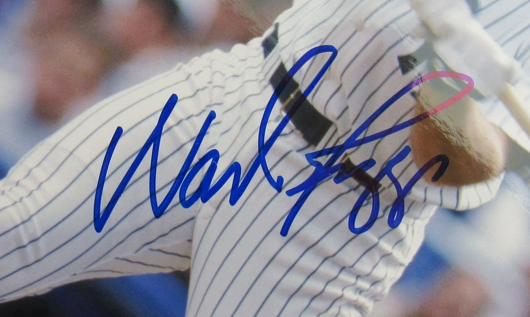 Wade Boggs Signed Auto 8x10 Photo MLB Hologram - Image 3