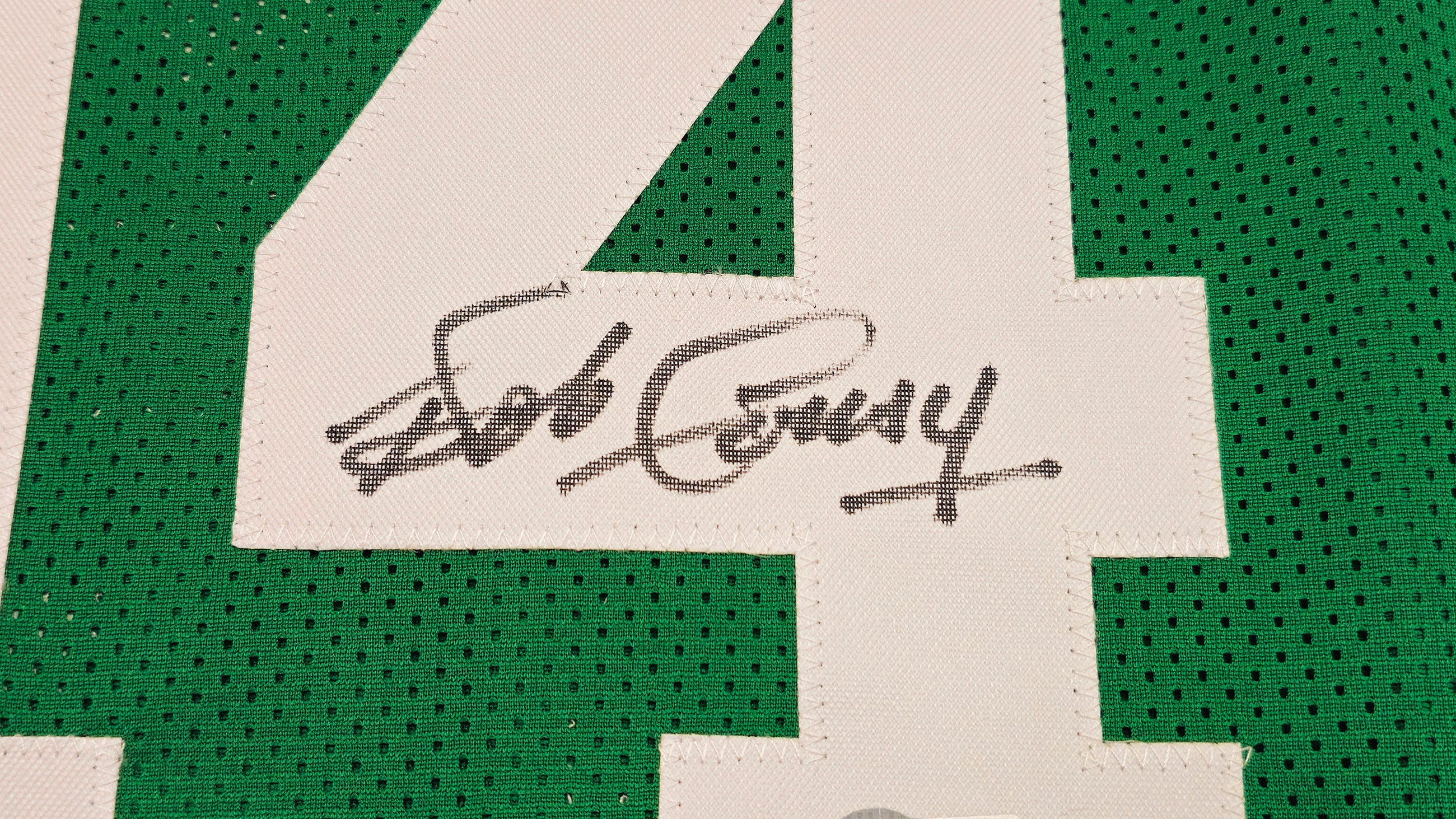 Boston Celtics Bob Cousy Autographed Green Jersey Beckett BAS Witness Stock #236642 - Image 4