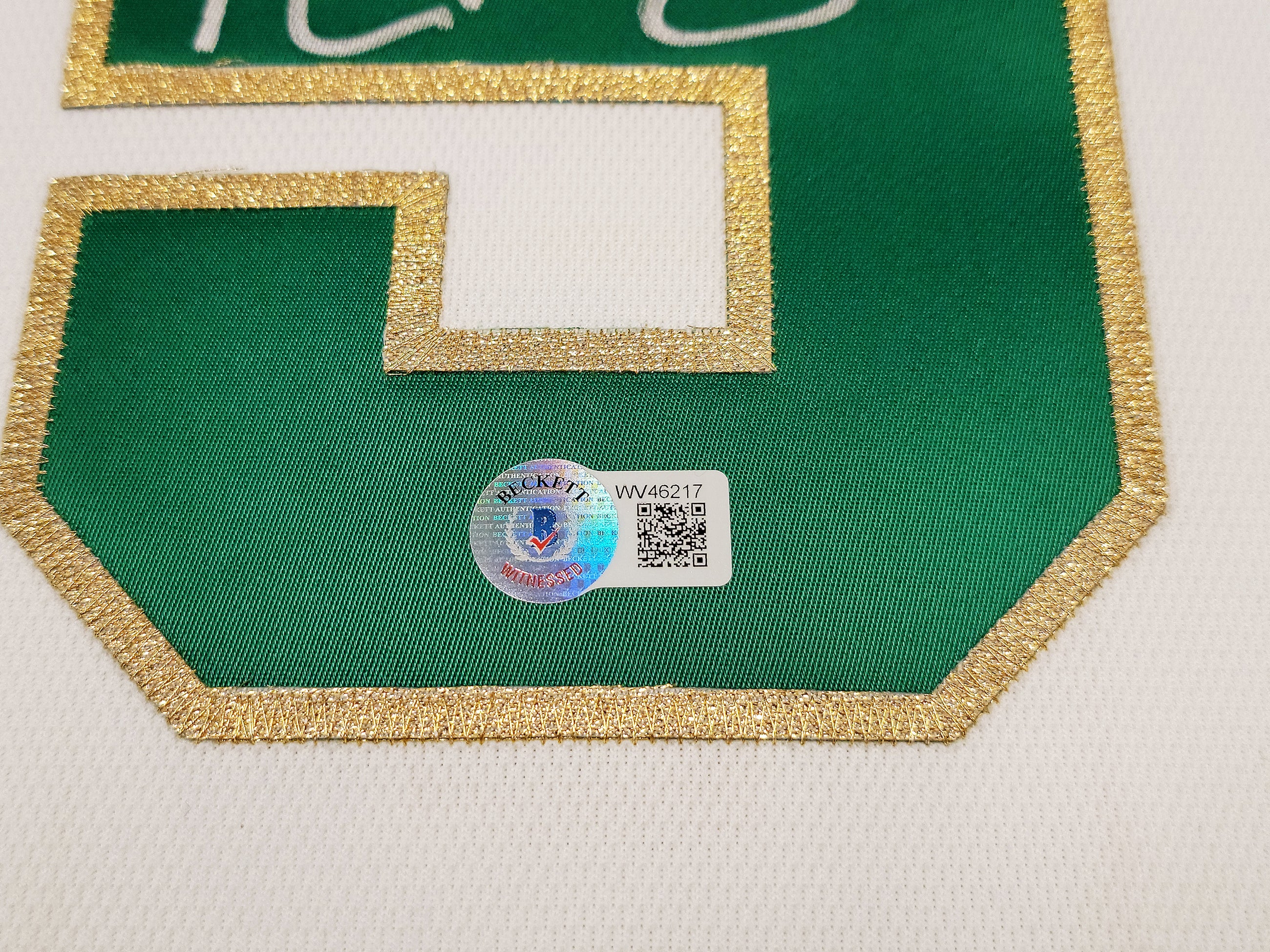 Boston Celtics Kevin Garnett Autographed White & Gold Authentic Mitchell & Ness Hardwood Classics 2008 Jersey Size M Beckett BAS QR Stock #203553 - Image 5
