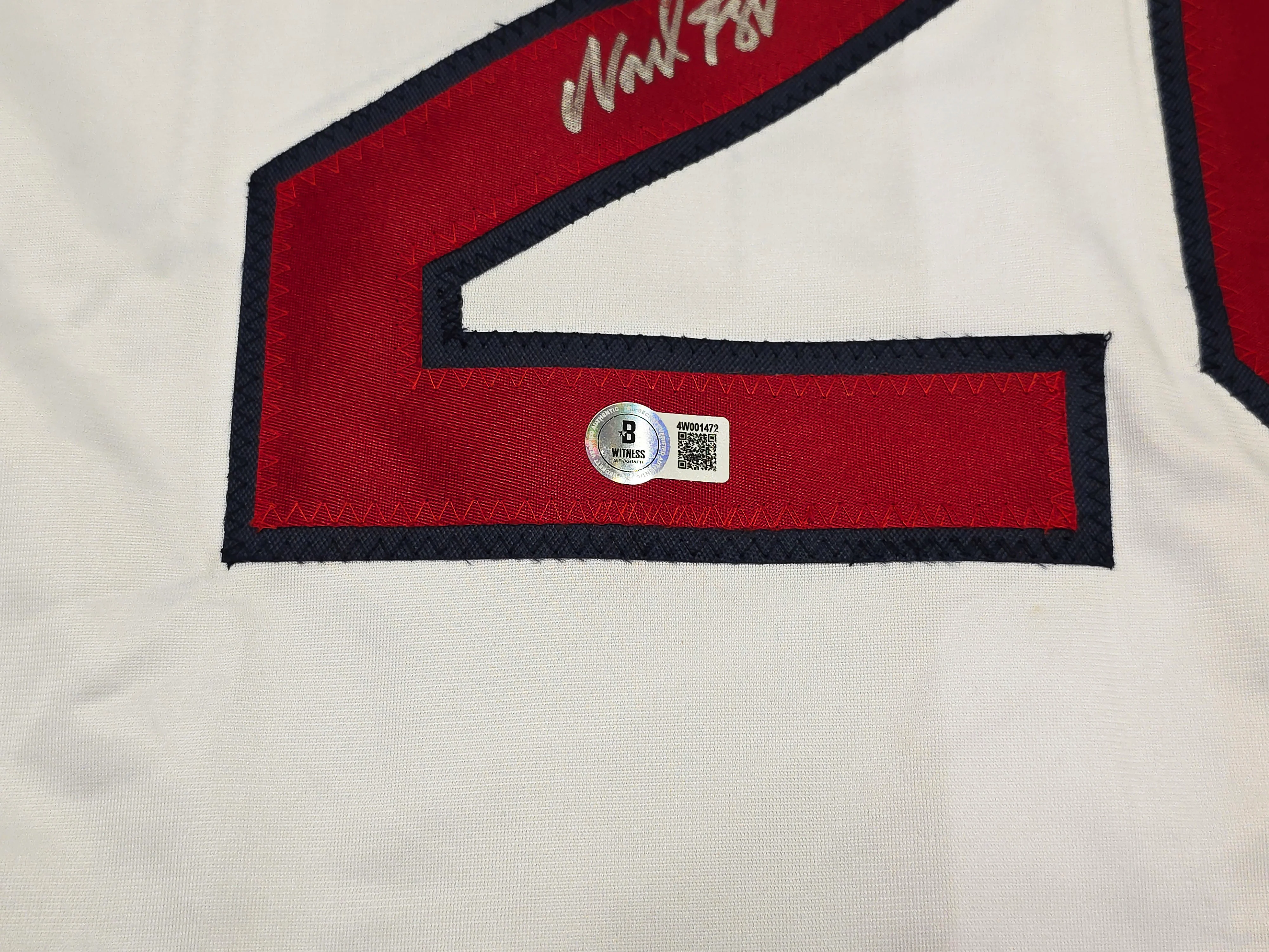 Boston Red Sox Wade Boggs Autographed White Jersey Beckett BAS Witness Stock #257836 - Image 4