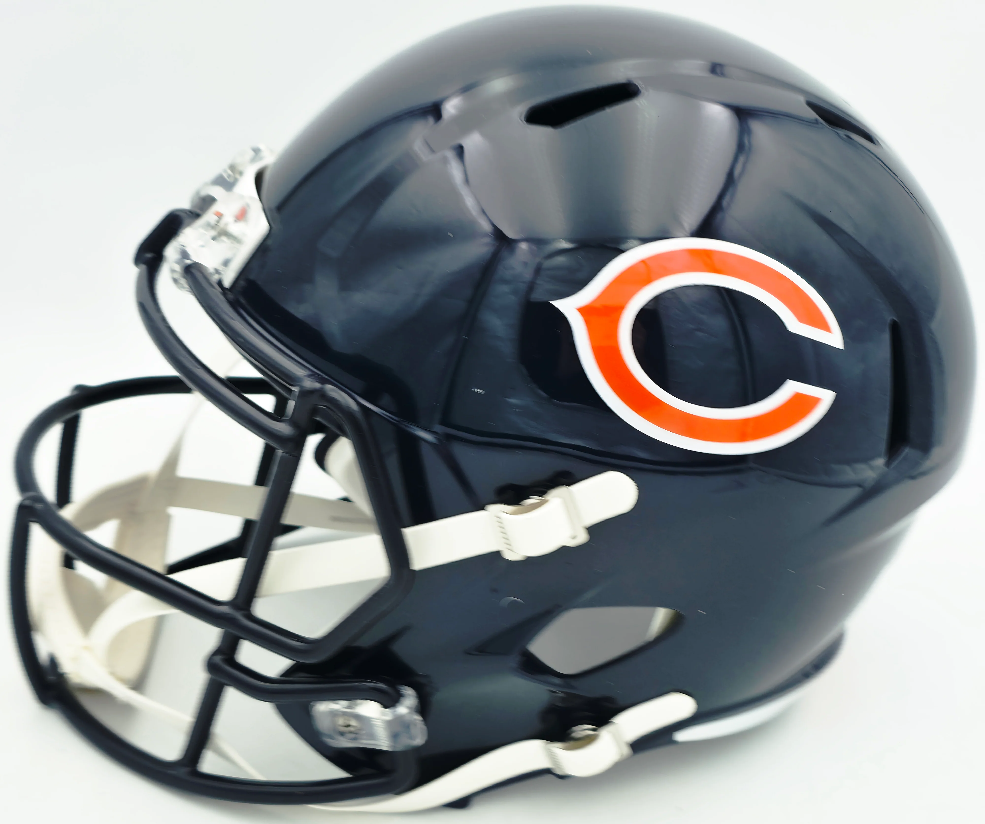 Brian Urlacher Autographed Chicago Bears Blue Full Size Speed Replica Helmet "HOF 18" Beckett BAS Witness #4W469103 - Image 4