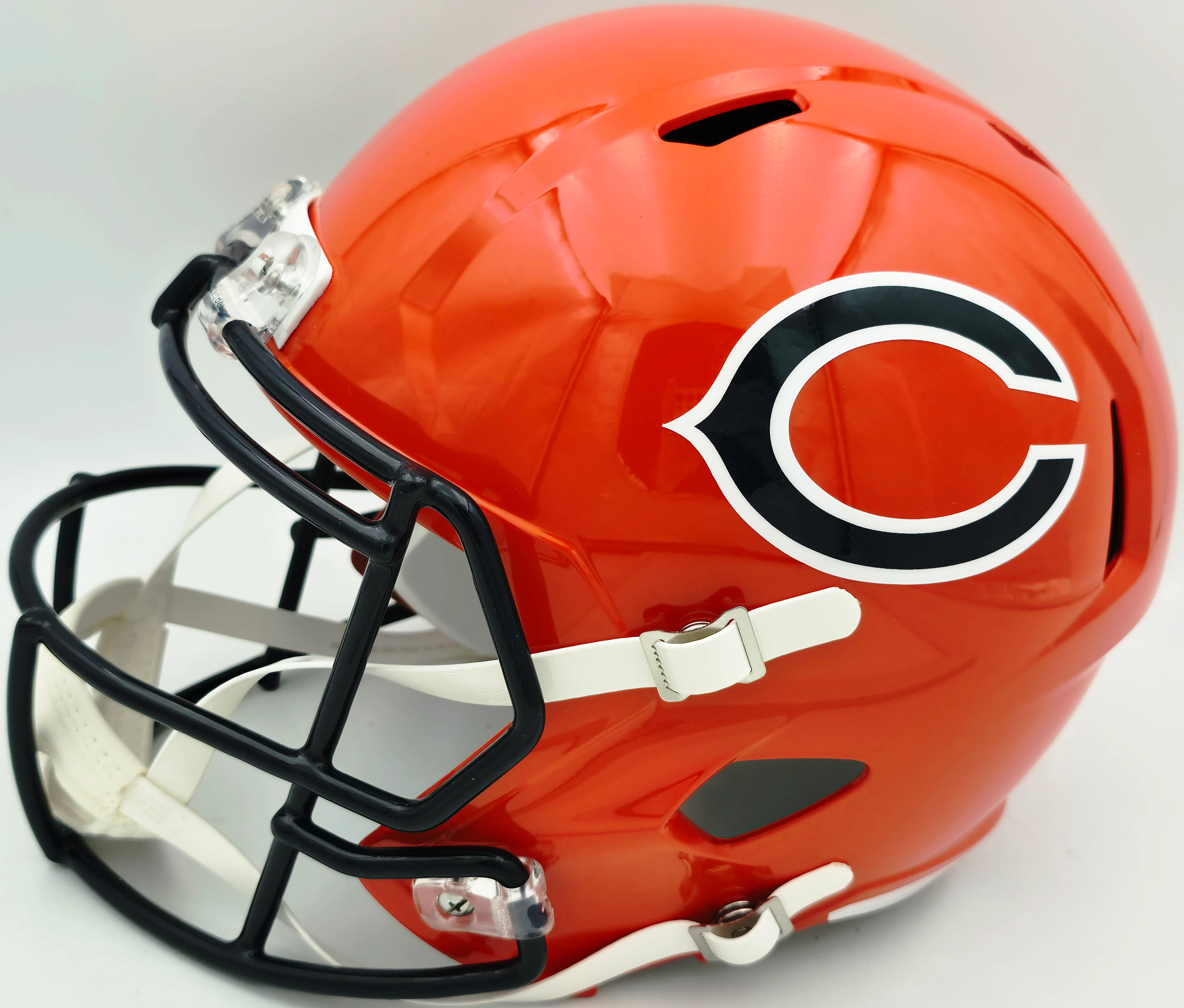 Brian Urlacher Autographed Chicago Bears Orange Full Size Speed Replica Helmet "HOF 18" Beckett BAS Witness Stock #261934 - Image 4