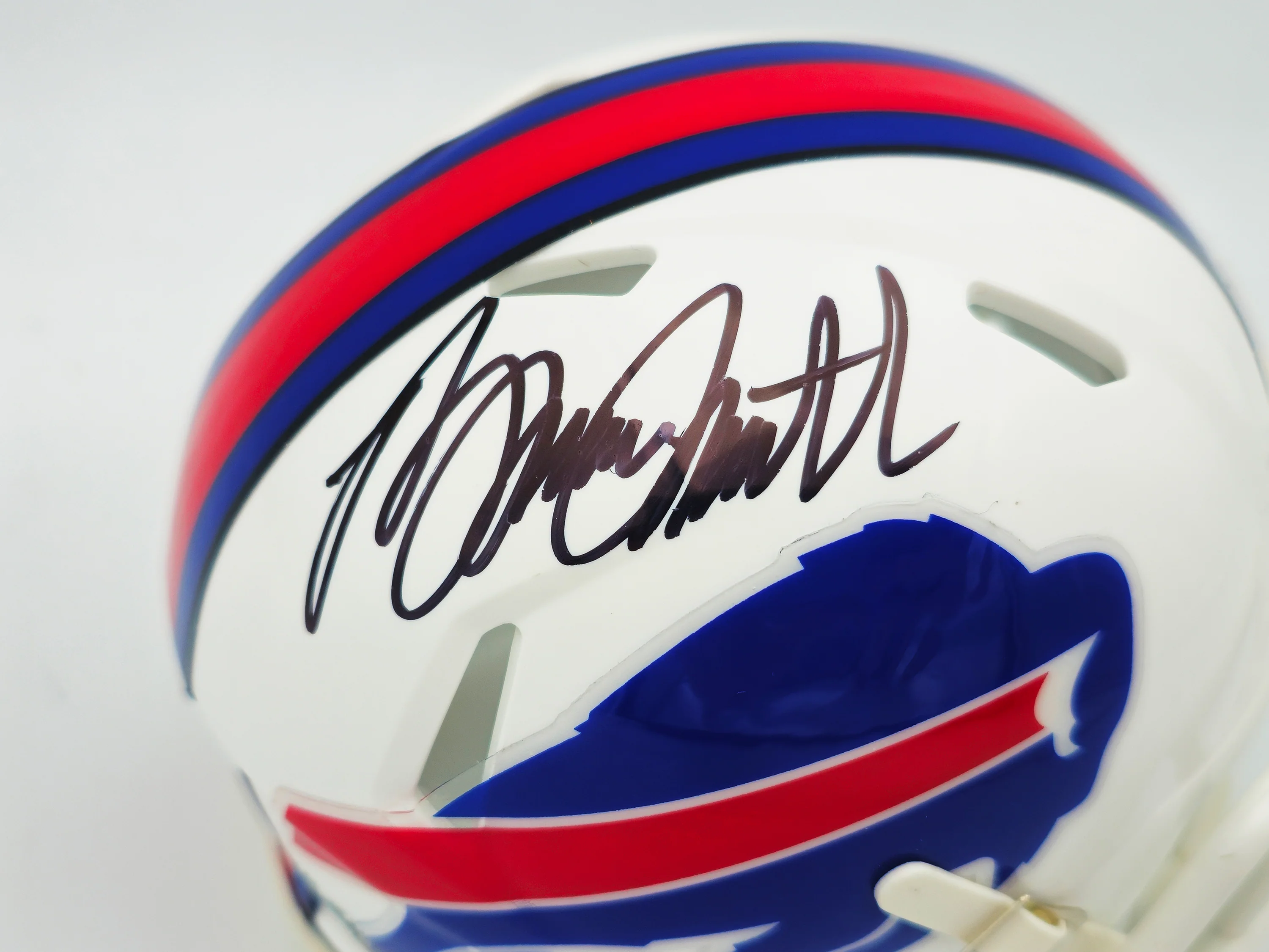 Bruce Smith Autographed Buffalo Bills White Speed Mini Helmet Beckett BAS Witness Stock #233776 - Image 2