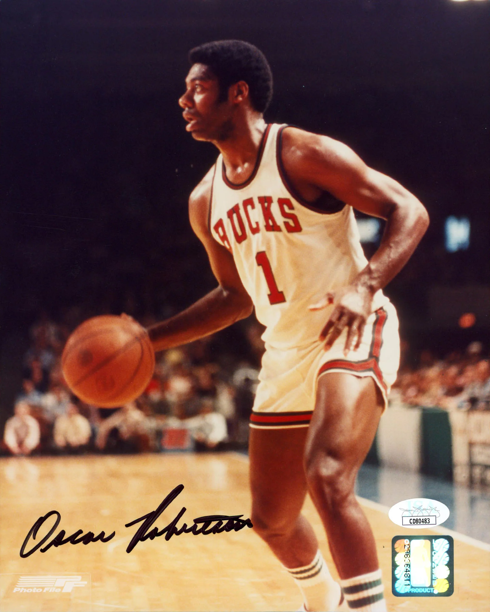 Bucks Oscar Robertson Authentic Signed 8x10 Vertical Photo JSA #CD80483 - Image 2