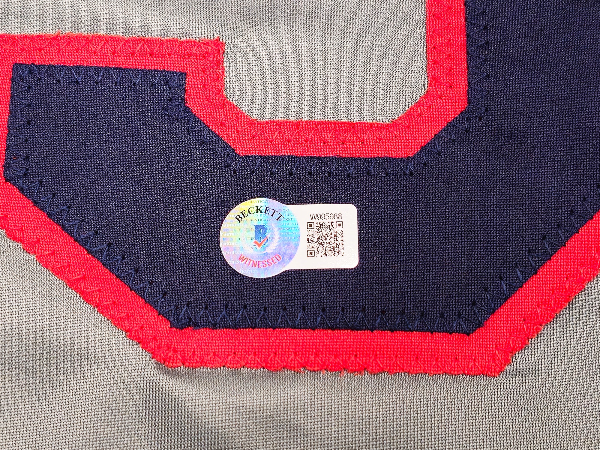 Charlie Sheen Autographed Gray Jersey Major League Ricky 'Wild Thing' Vaughn Beckett BAS Witness Stock #221306 - Image 5