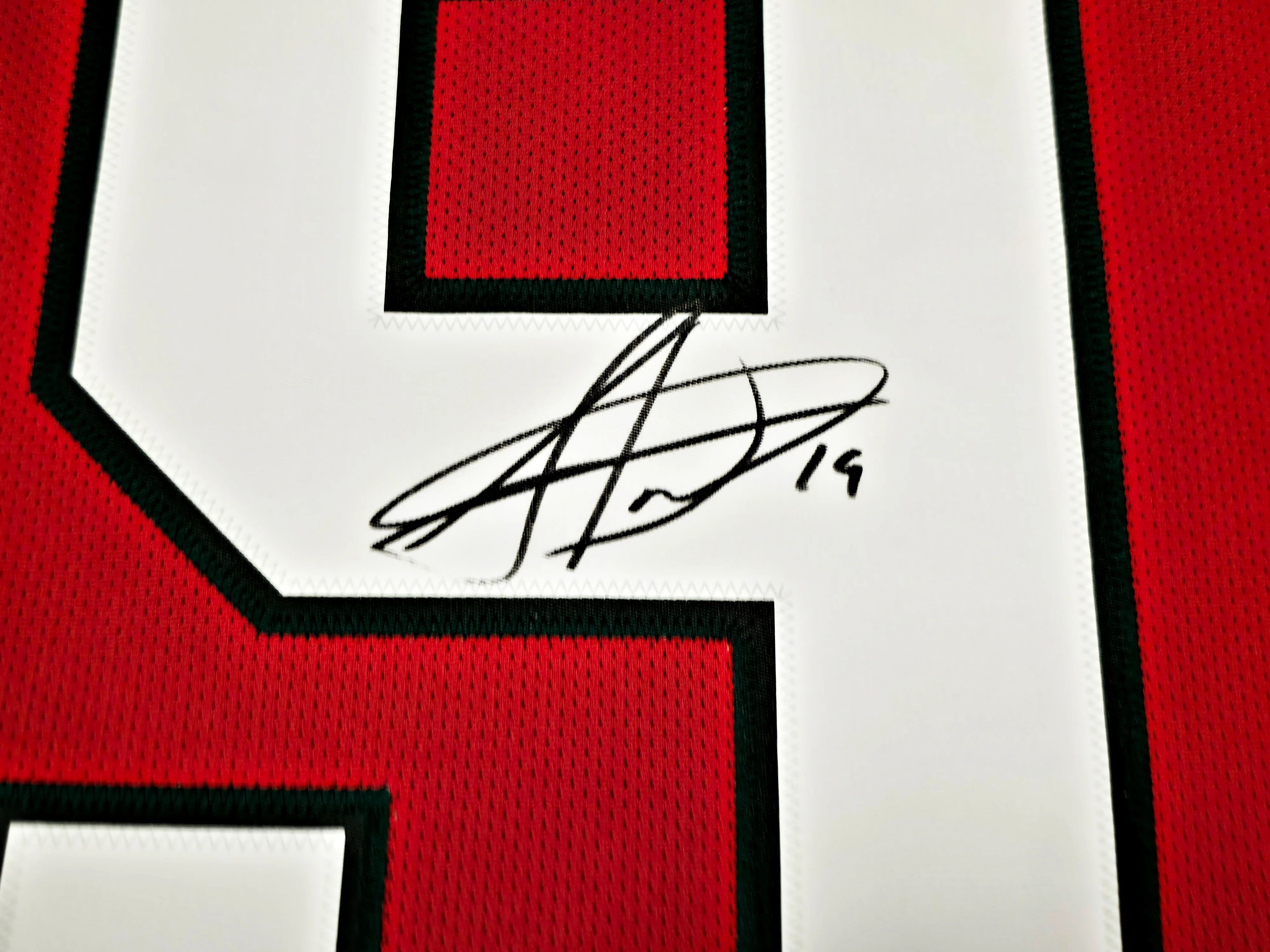 Chicago Blackhawks Jonathan Toews Autographed Red Reebok Premier Jersey Size L Beckett BAS Witness Stock #250188 - Image 3