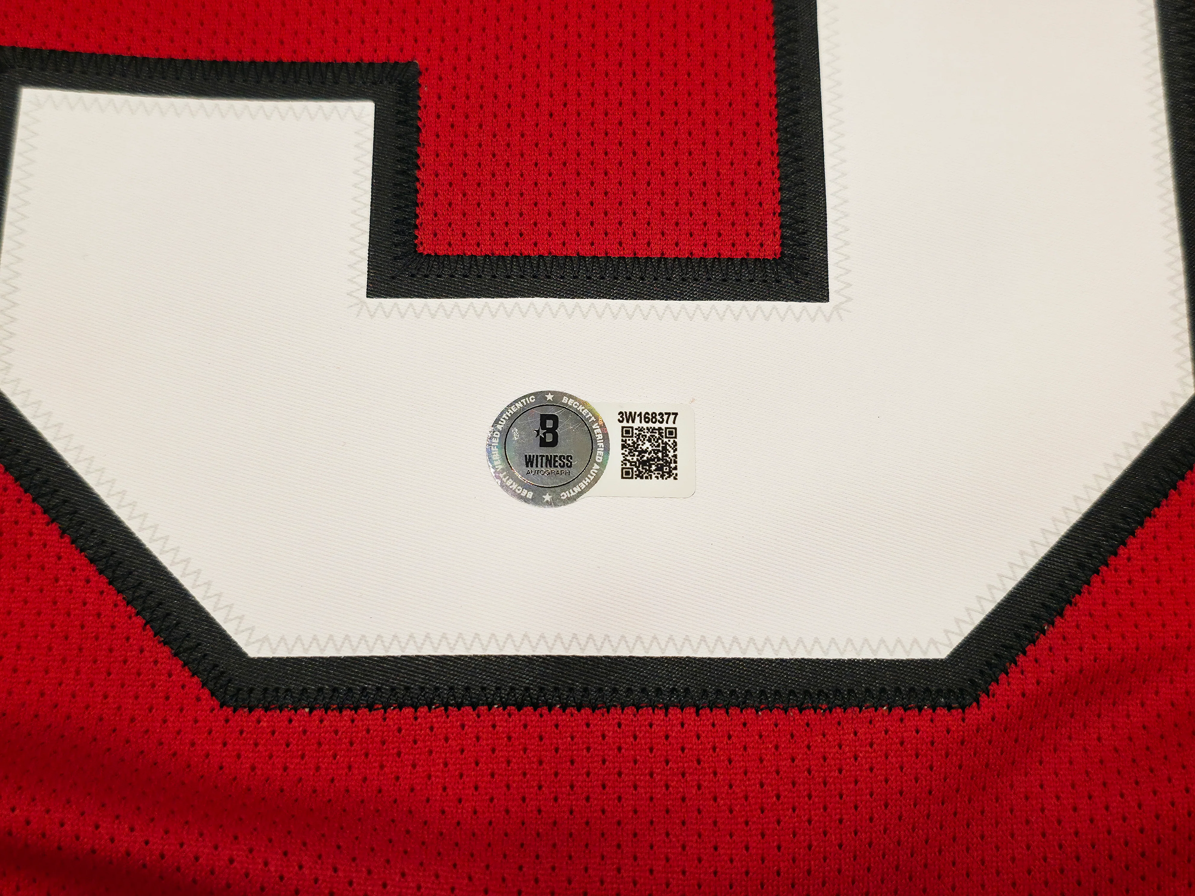 Chicago Blackhawks Jonathan Toews Autographed Red Reebok Premier Jersey Size L Beckett BAS Witness Stock #250188 - Image 4