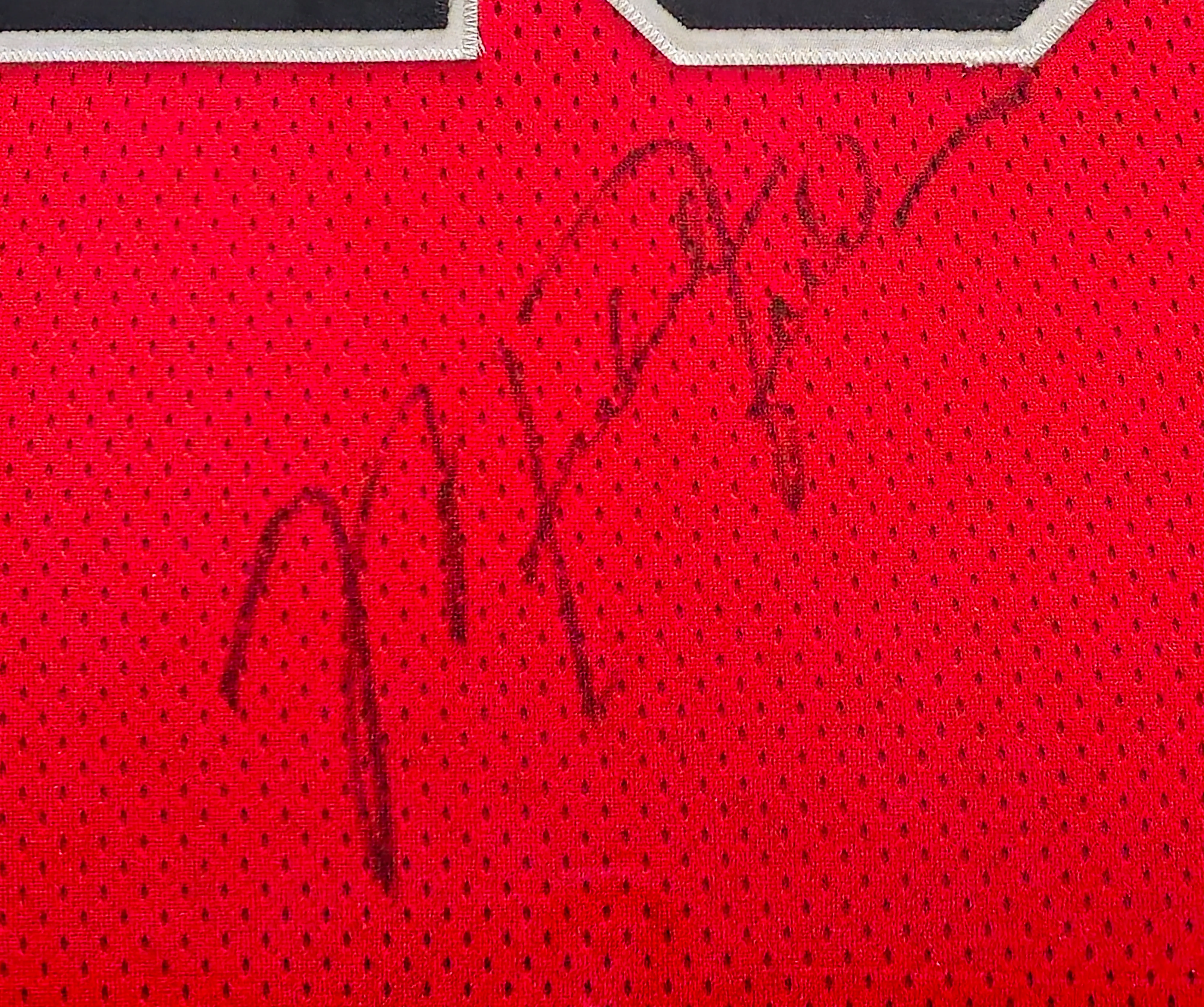 Chicago Bulls Michael Jordan Autographed Framed Red Authentic Jersey Vintage Signature PSA/DNA & Beckett BAS #AE07407 - Image 3