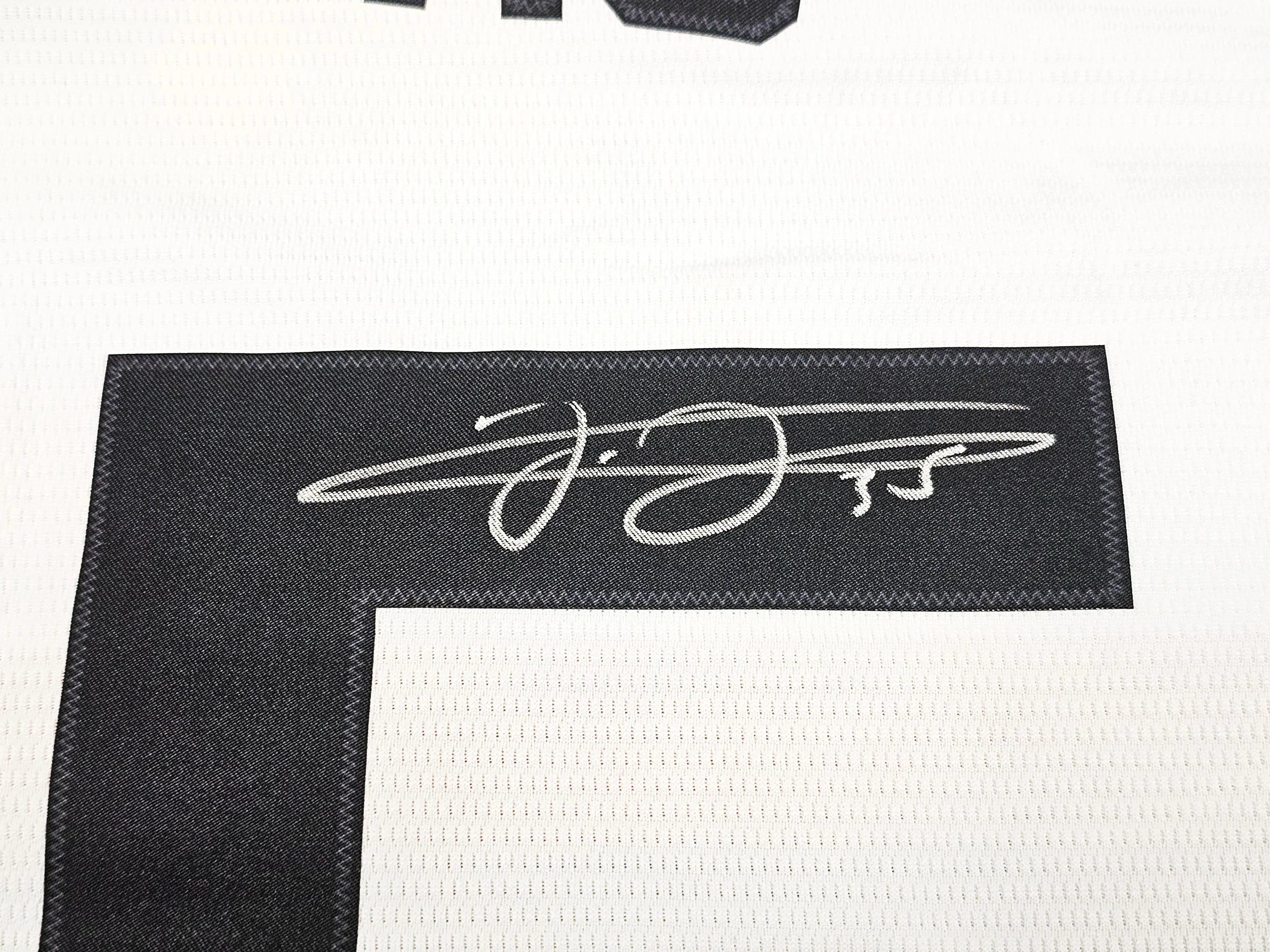 Chicago White Sox Frank Thomas Autographed White Nike Jersey Size XL Beckett BAS Witness Stock #215873 - Image 4