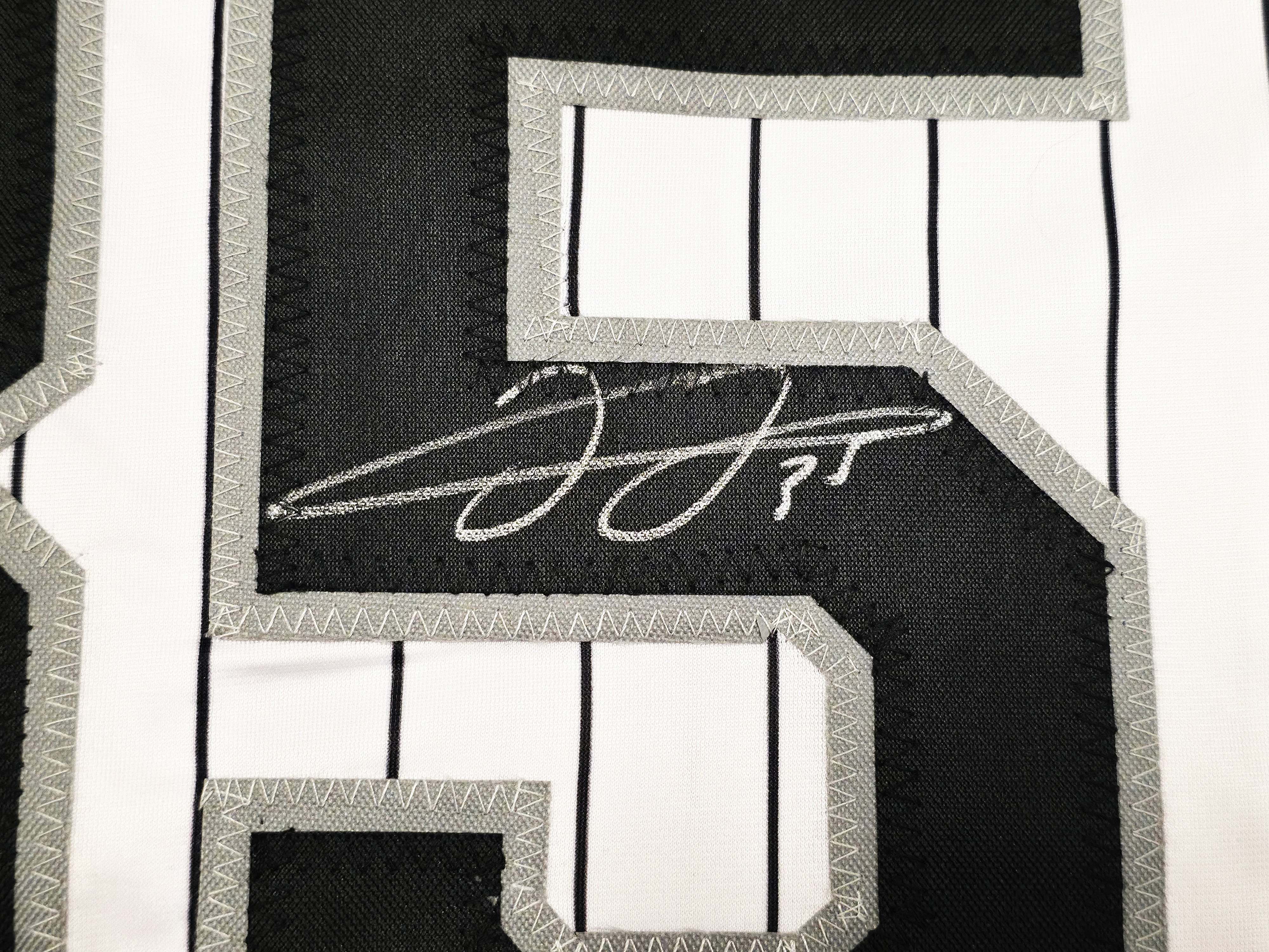 Chicago White Sox Frank Thomas Autographed White Pinstripe Jersey Beckett BAS Witness Stock #239749 - Image 4