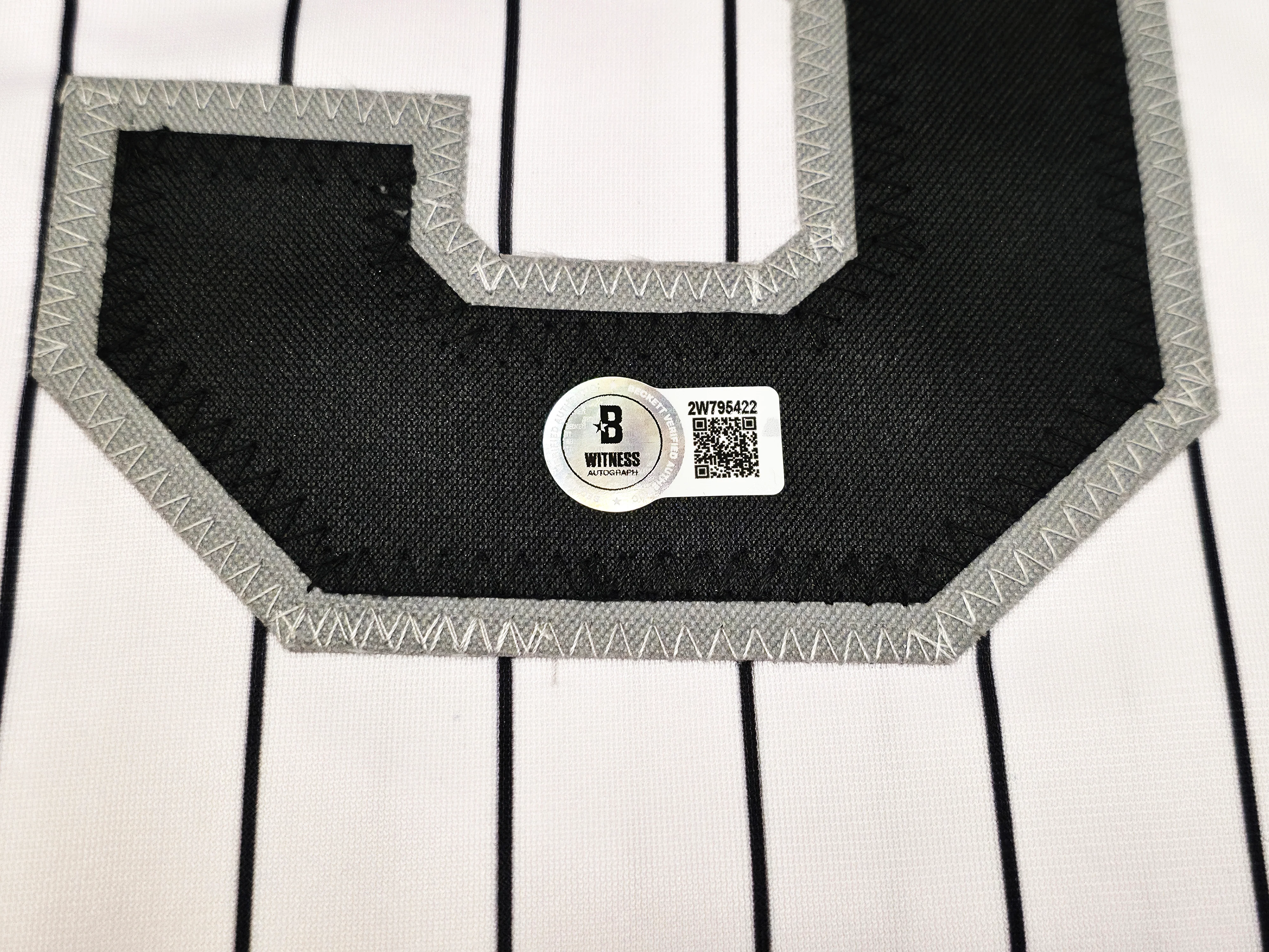 Chicago White Sox Frank Thomas Autographed White Pinstripe Jersey Beckett BAS Witness Stock #239749 - Image 5