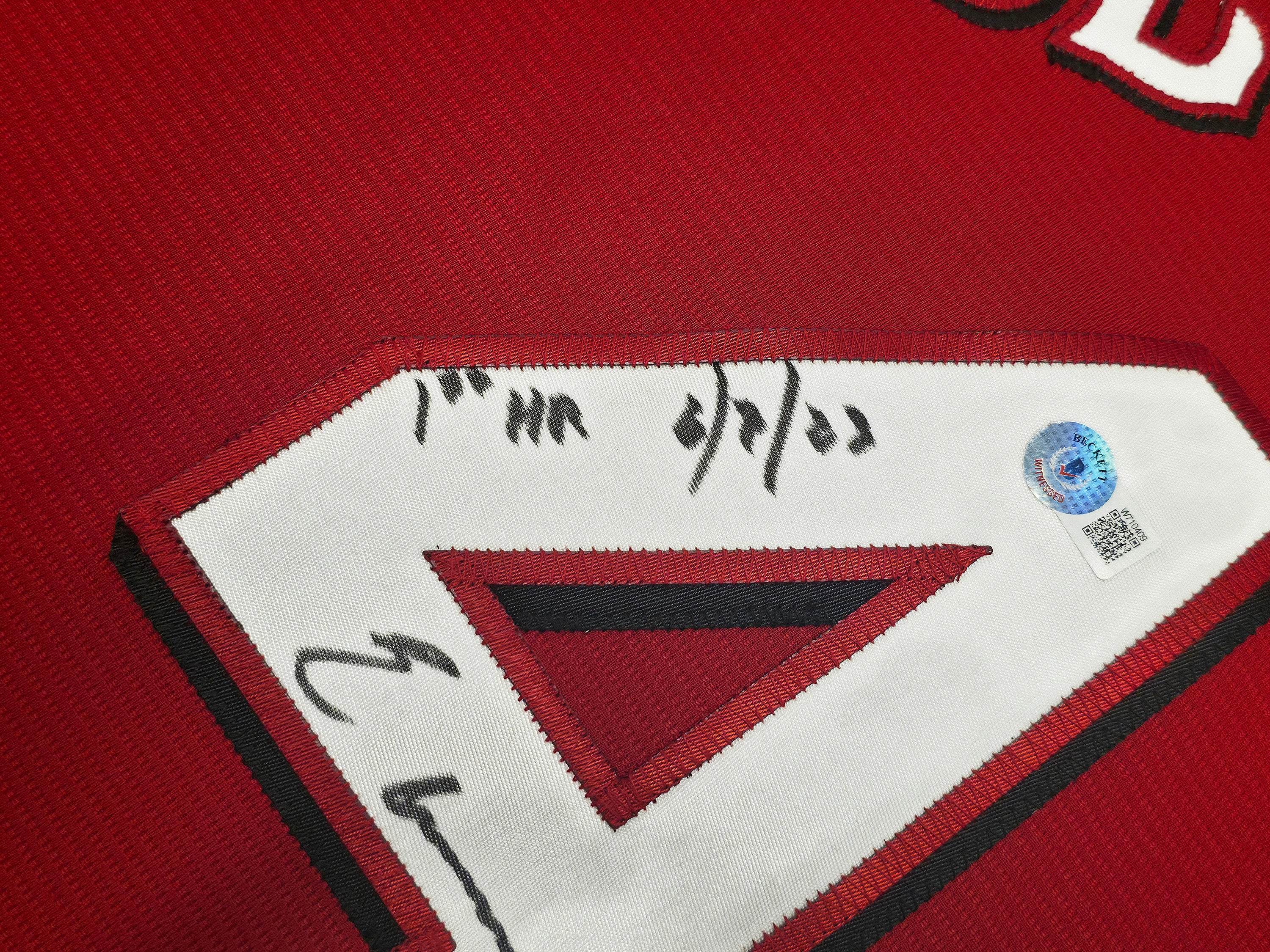 Cincinnati Reds Elly De La Cruz Autographed Red Nike Jersey Size L "1st HR 6/8/23" Beckett BAS Witness Stock #256881 - Image 5