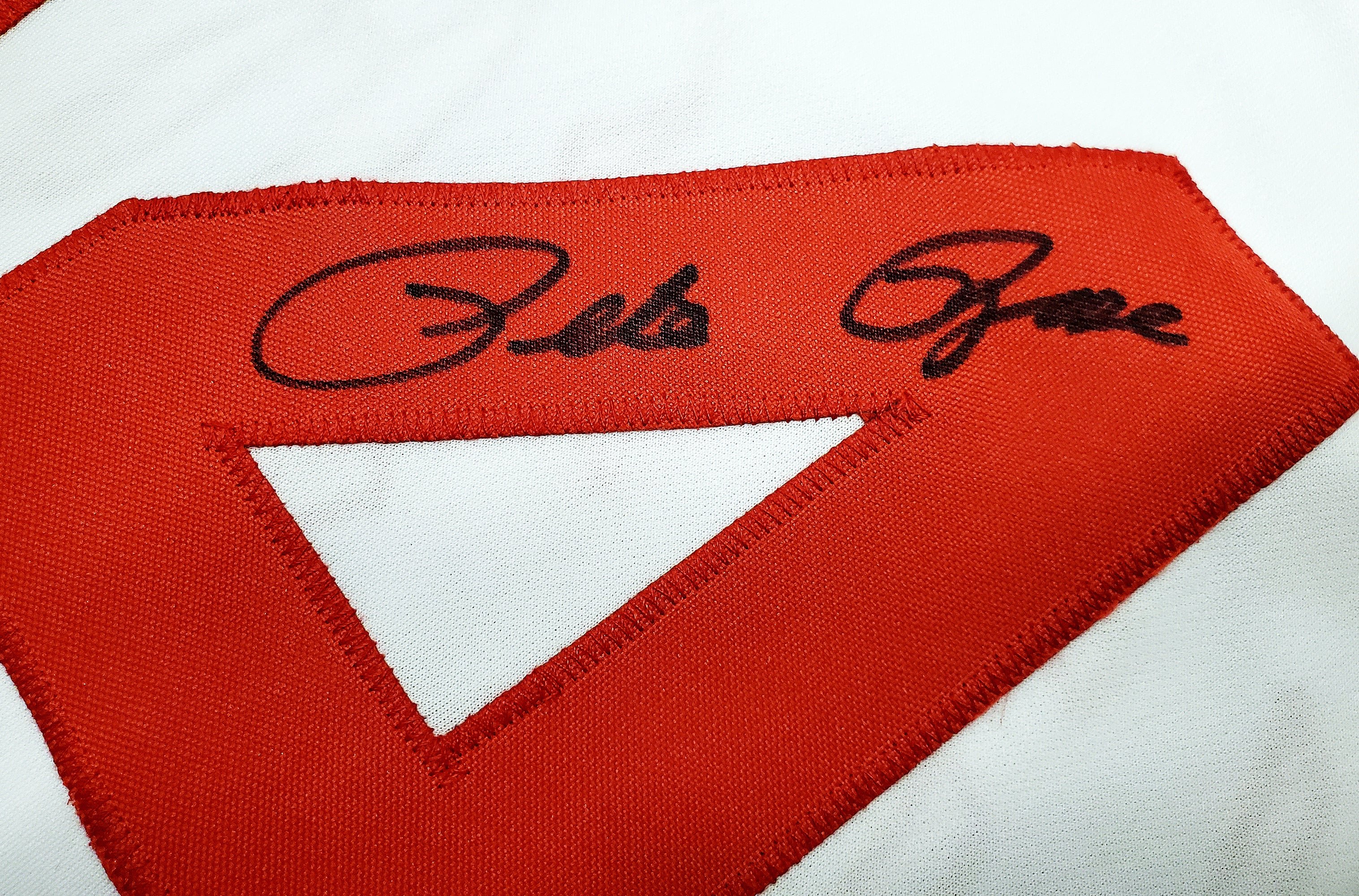 Cincinnati Reds Pete Rose Autographed White Jersey PR Holo Stock #197041 - Image 2