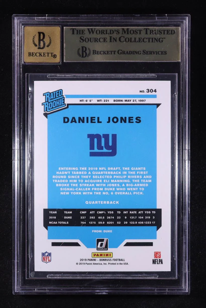 Daniel Jones Signed 2019 Donruss #304 RR RC (BAS 9.5 | Auto 10) - Image 2