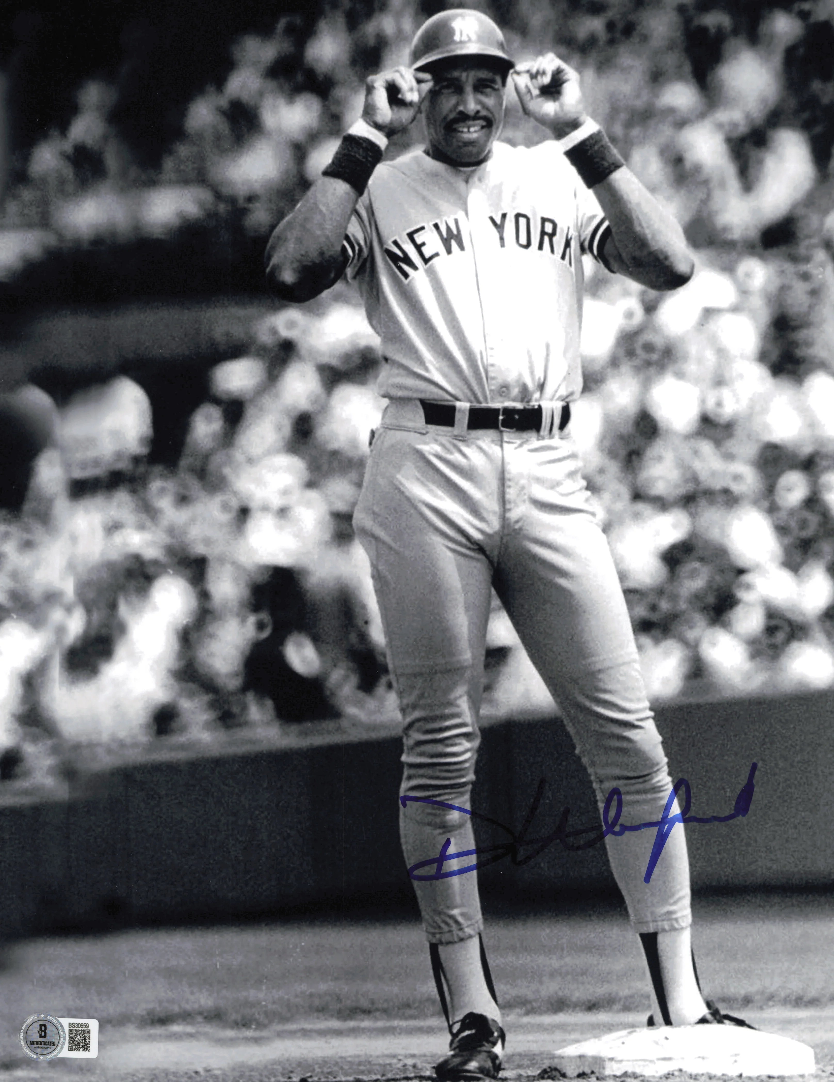 Dave Winfield Autographed 11x14 Photo New York Yankees Beckett BAS QR #SB30659
