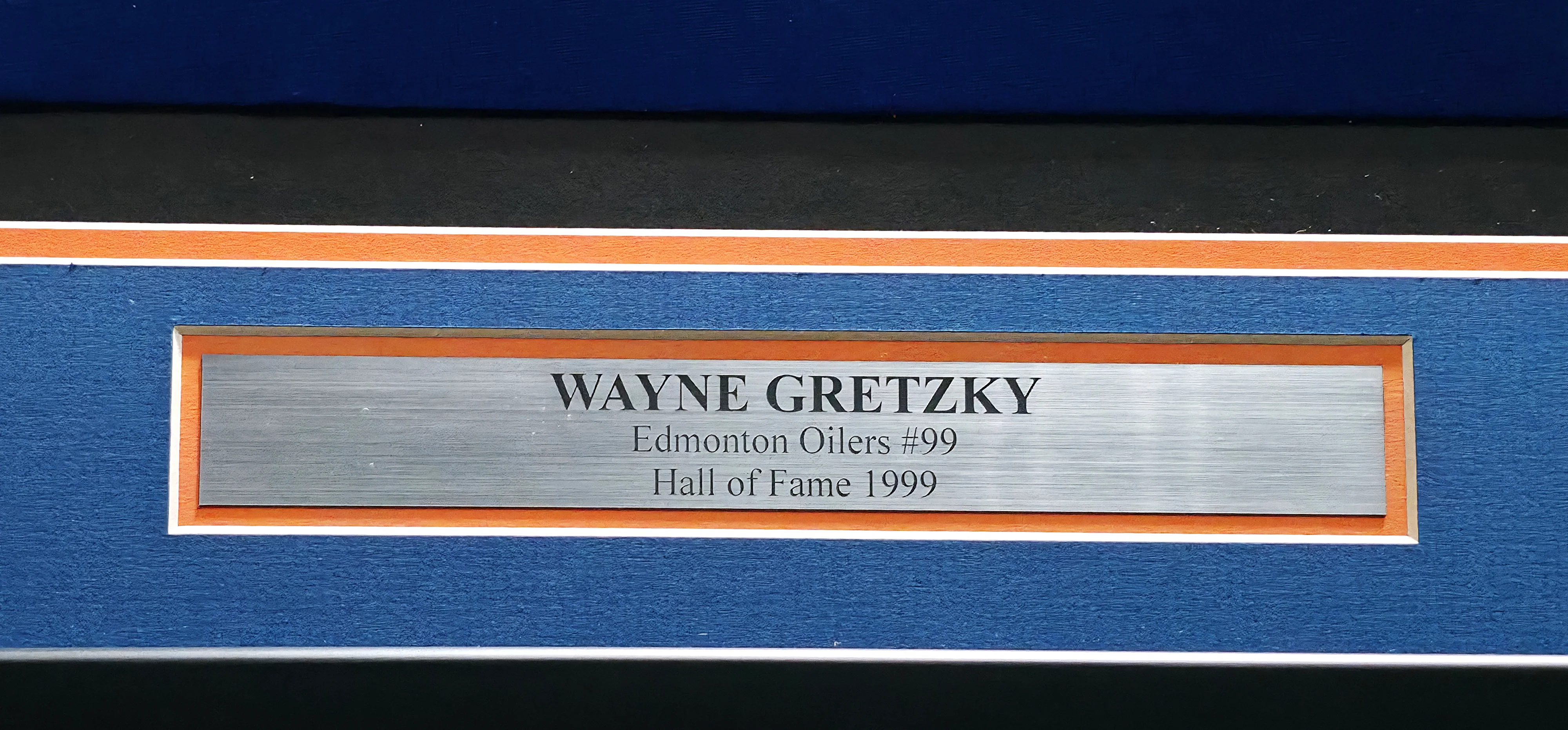 Edmonton Oilers Wayne Gretzky Autographed Framed Blue & Orange Jersey Beckett BAS QR Stock #254313 - Image 5