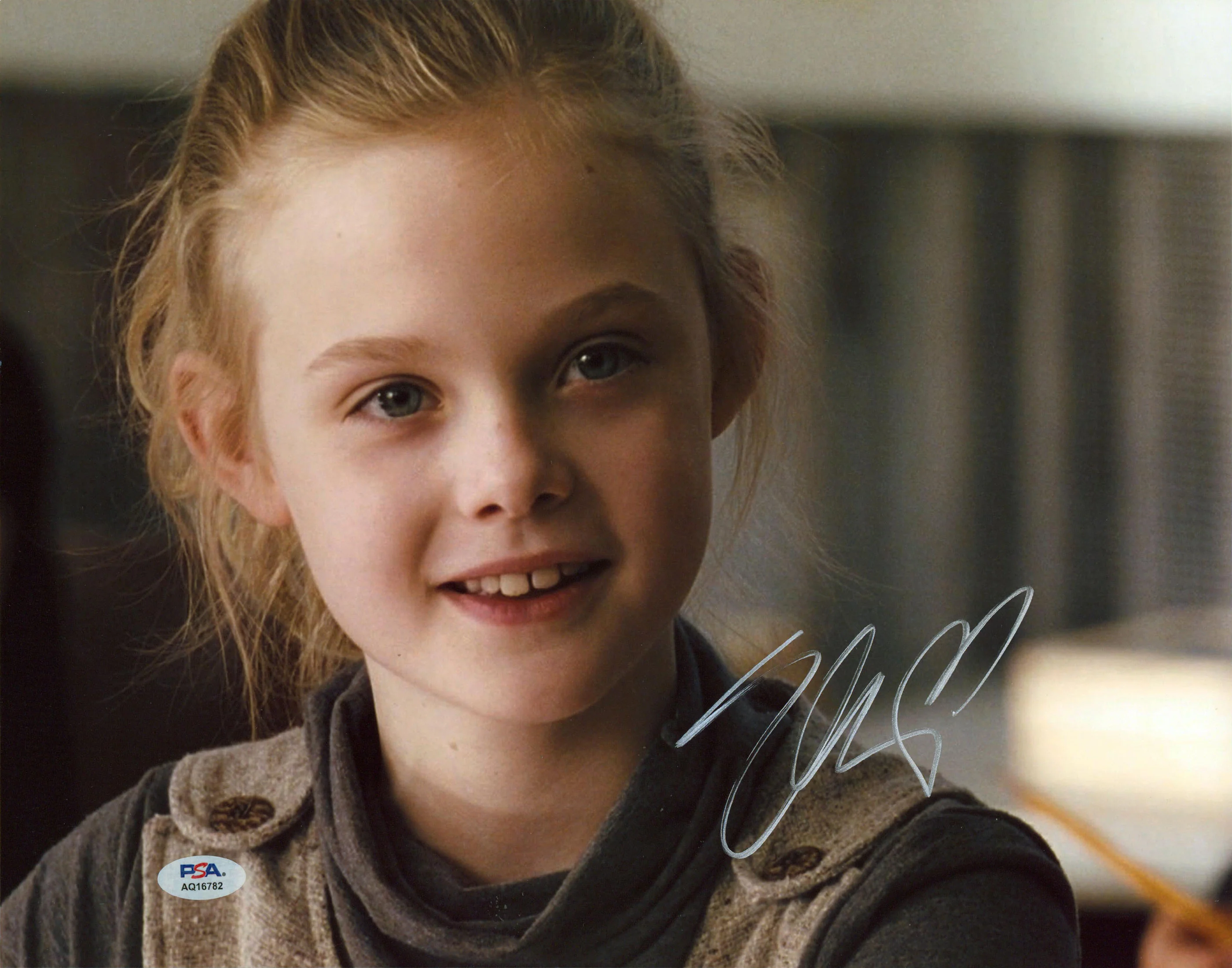 Elle Fanning Phoebe In Wonderland Authentic Signed 11x14 Photo PSA/DNA #AQ16782