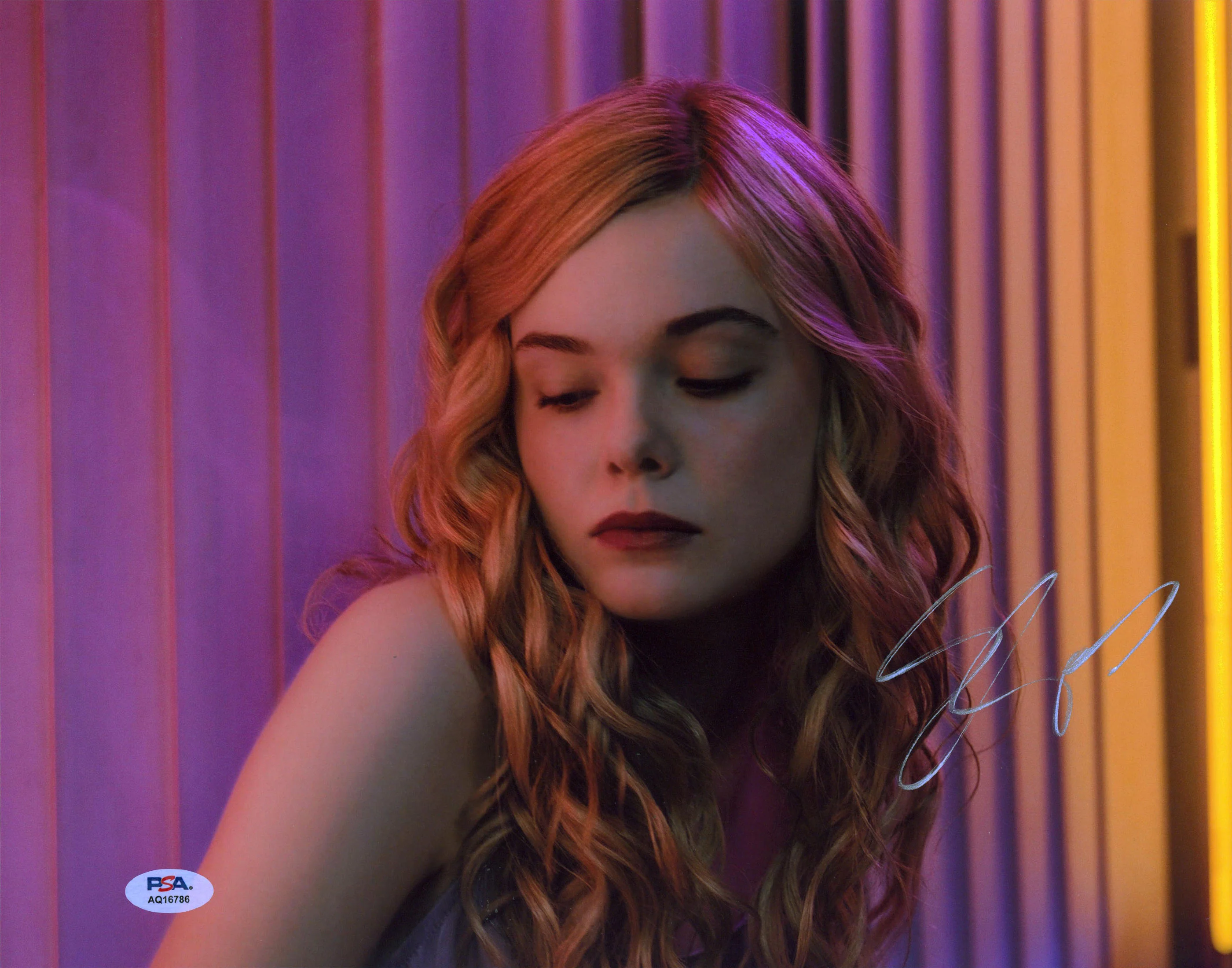 Elle Fanning The Neon Demon Authentic Signed 11x14 Photo PSA/DNA #AQ16786 - Image 2