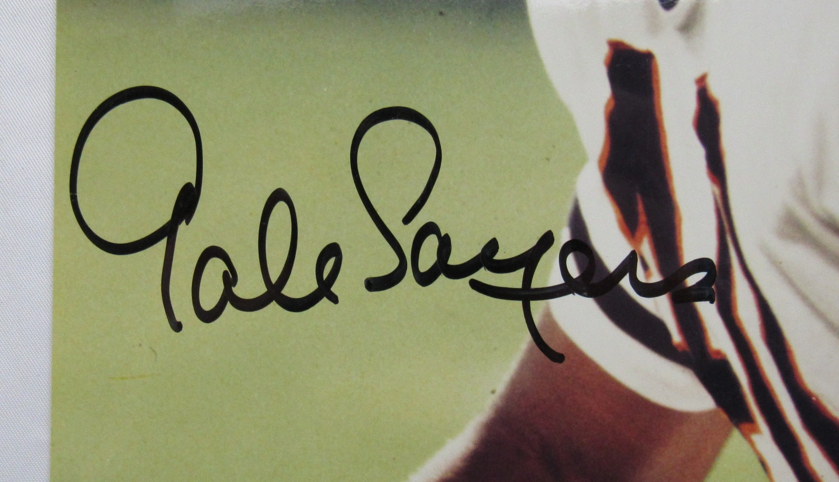Gale Sayers Signed Auto 8x10 Photo JSA CM07365 - Image 2