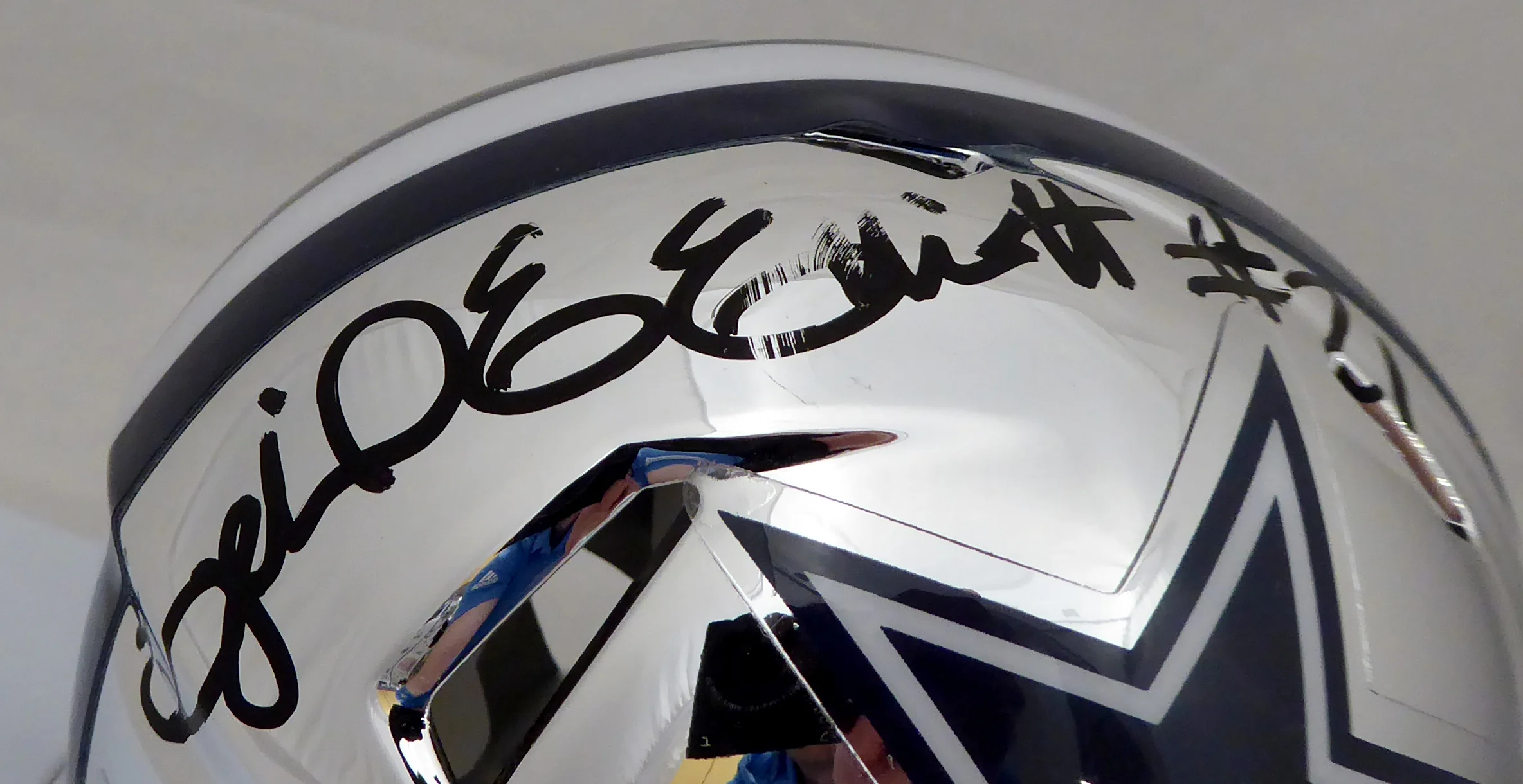 Ezekiel Elliott Autographed Dallas Cowboys Chrome Speed Mini Helmet (Smudged) Beckett BAS #L64495 - Image 2