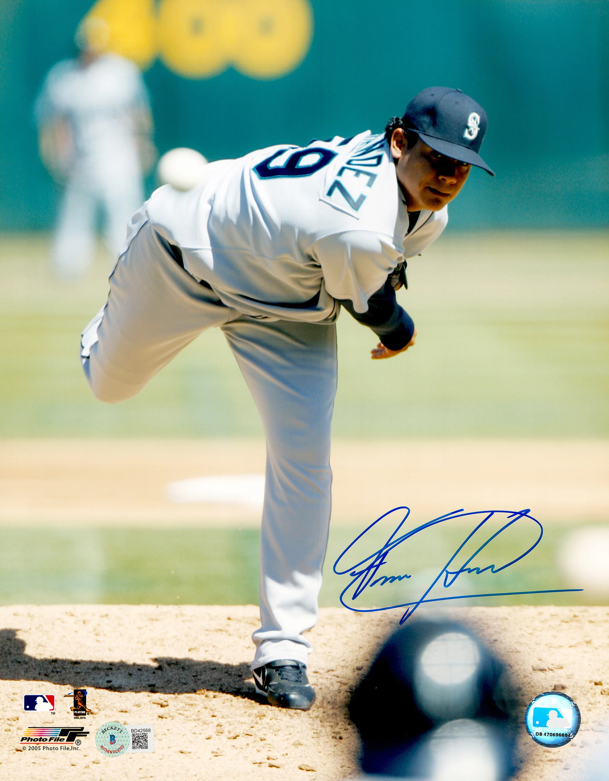 Felix Hernandez Autographed Framed 11x14 Photo Seattle Mariners Beckett BAS QR Stock #256662 - Image 2