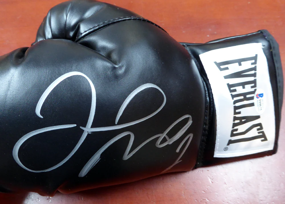 Floyd Mayweather Jr. Autographed Black Everlast Boxing Glove LH Beckett BAS Stock #121798 - Image 2