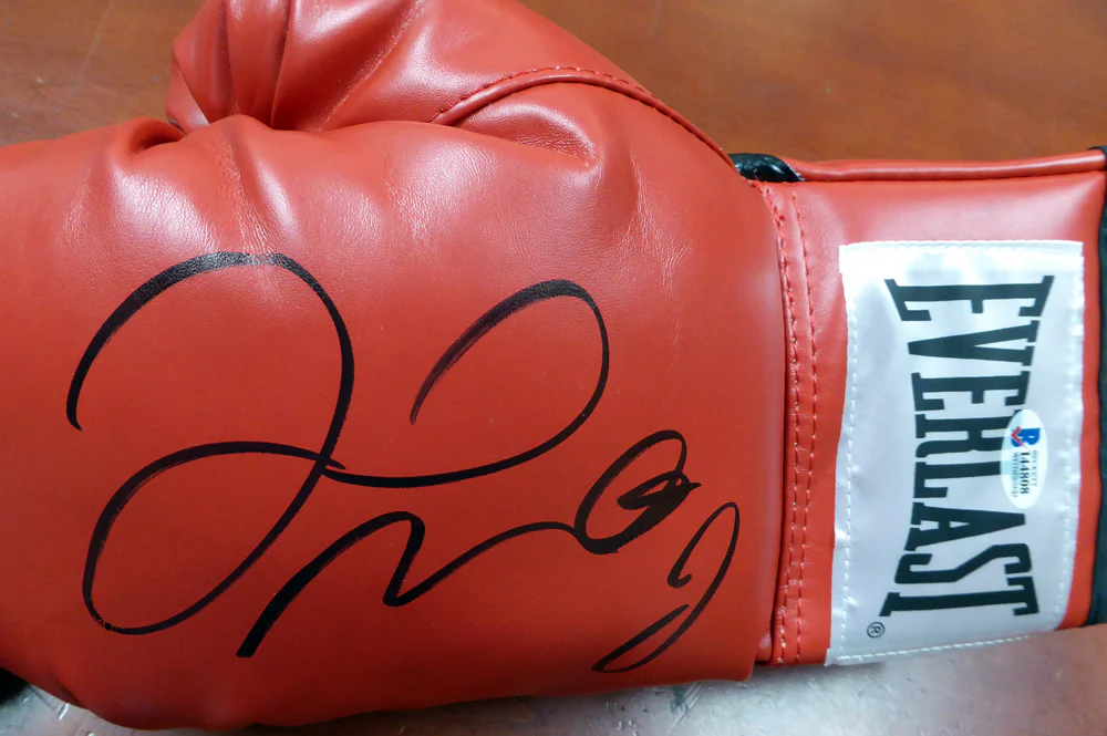 Floyd Mayweather Jr. Autographed Red Everlast Boxing Glove LH Beckett BAS Stock #121799 - Image 3