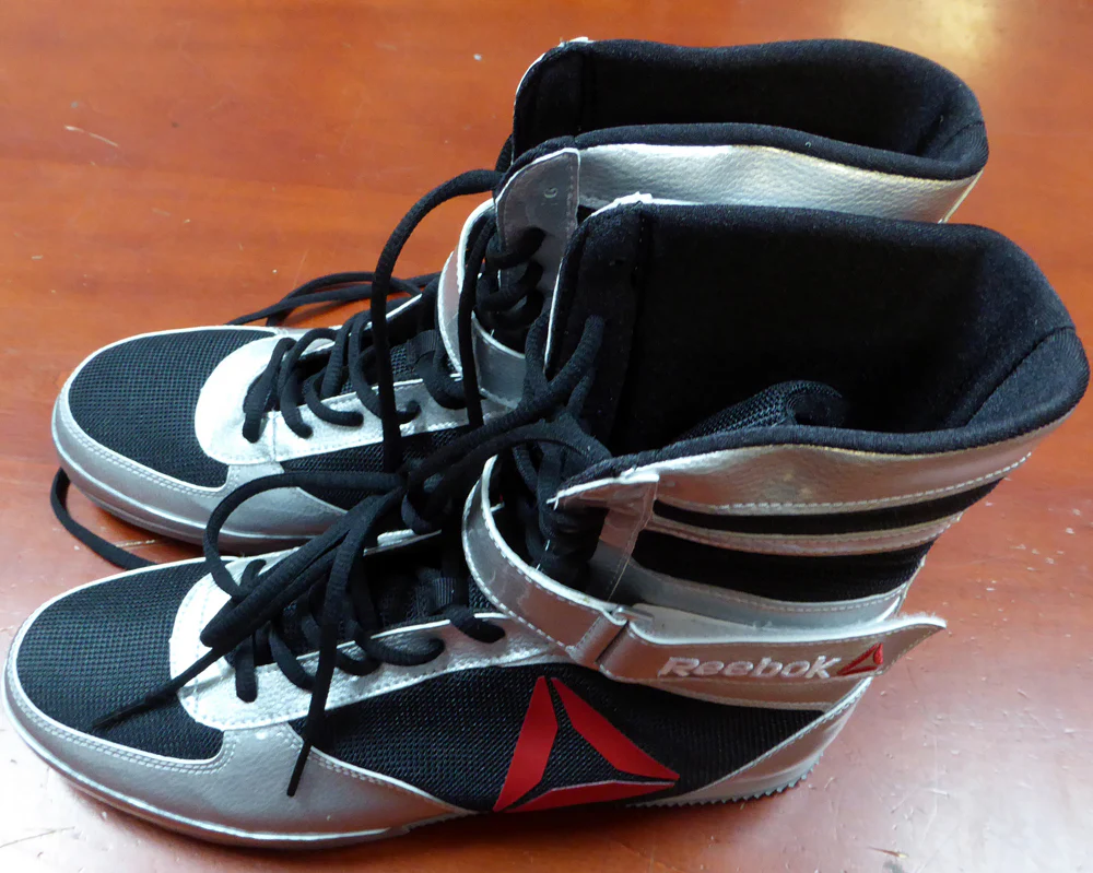 Floyd Mayweather Jr. Autographed Reebok Silver Boxing Shoes Beckett BAS Stock #121801 - Image 5
