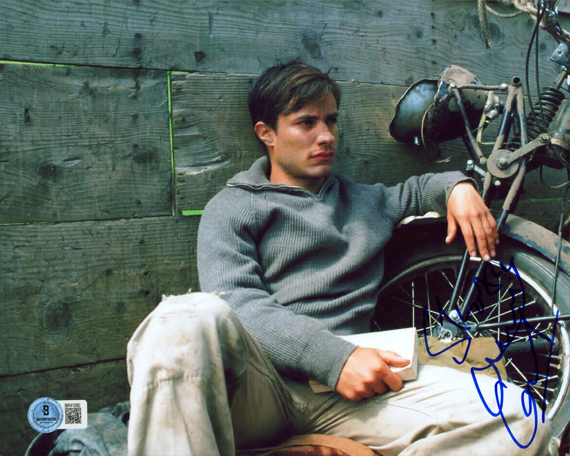 Gael Garcia Bernal The Motorcycle Diaries Authentic Signed 8x10 Photo BASBR41090 - Image 2
