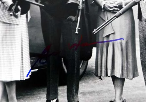 Gene Hackman Autographed 11x14 Photo Bonnie & Clyde PSA/DNA #T14579 - Image 2