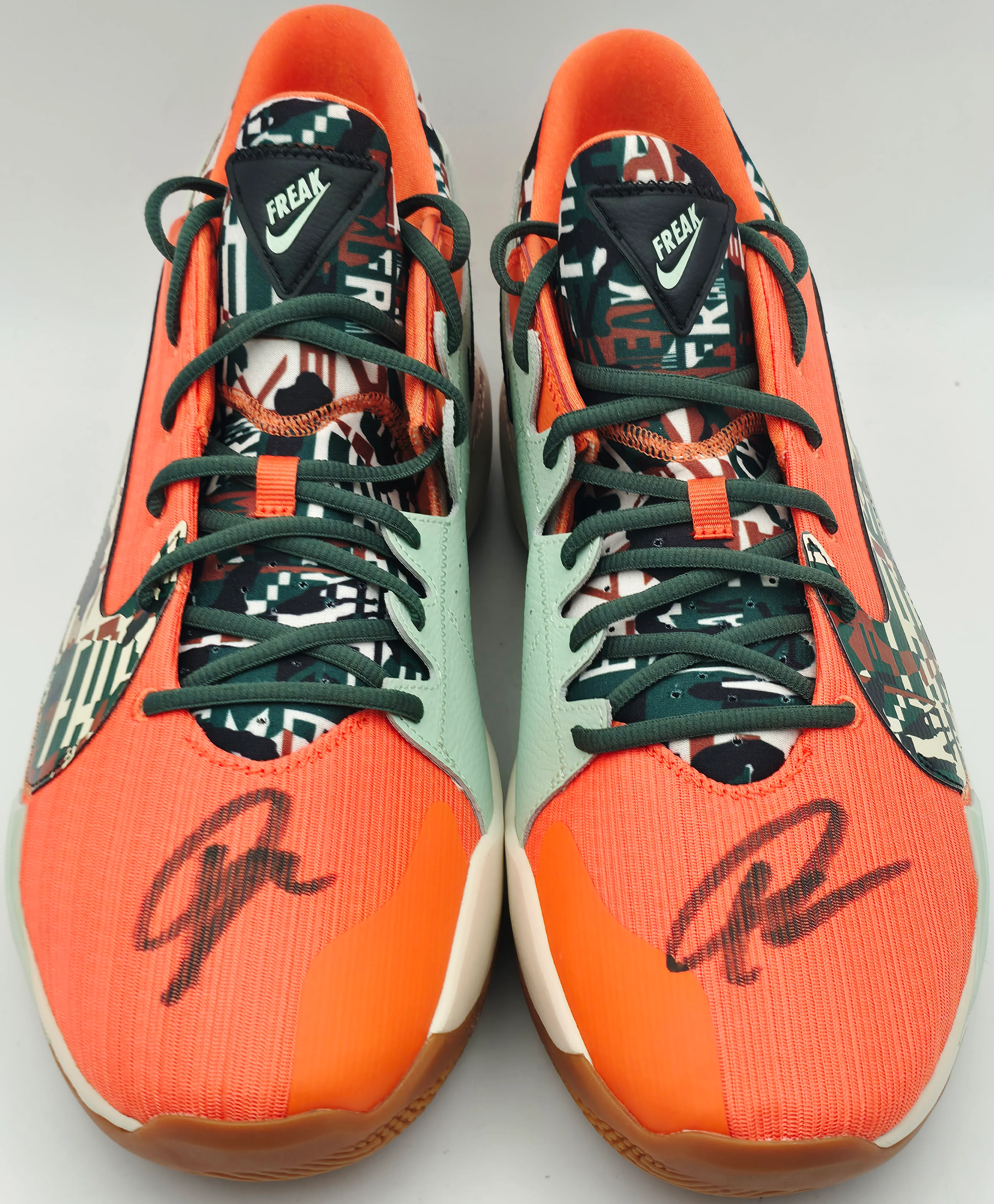 Giannis Antetokounmpo Autographed 2021 Player Exclusive (PE) Promo Camellia & Pist Frst Nike Zoom Freak 2 CAMO Shoes Milwaukee Bucks Size 17 (No Box) Beckett BAS Witness #3W395005 & #3W395006 - Image 3
