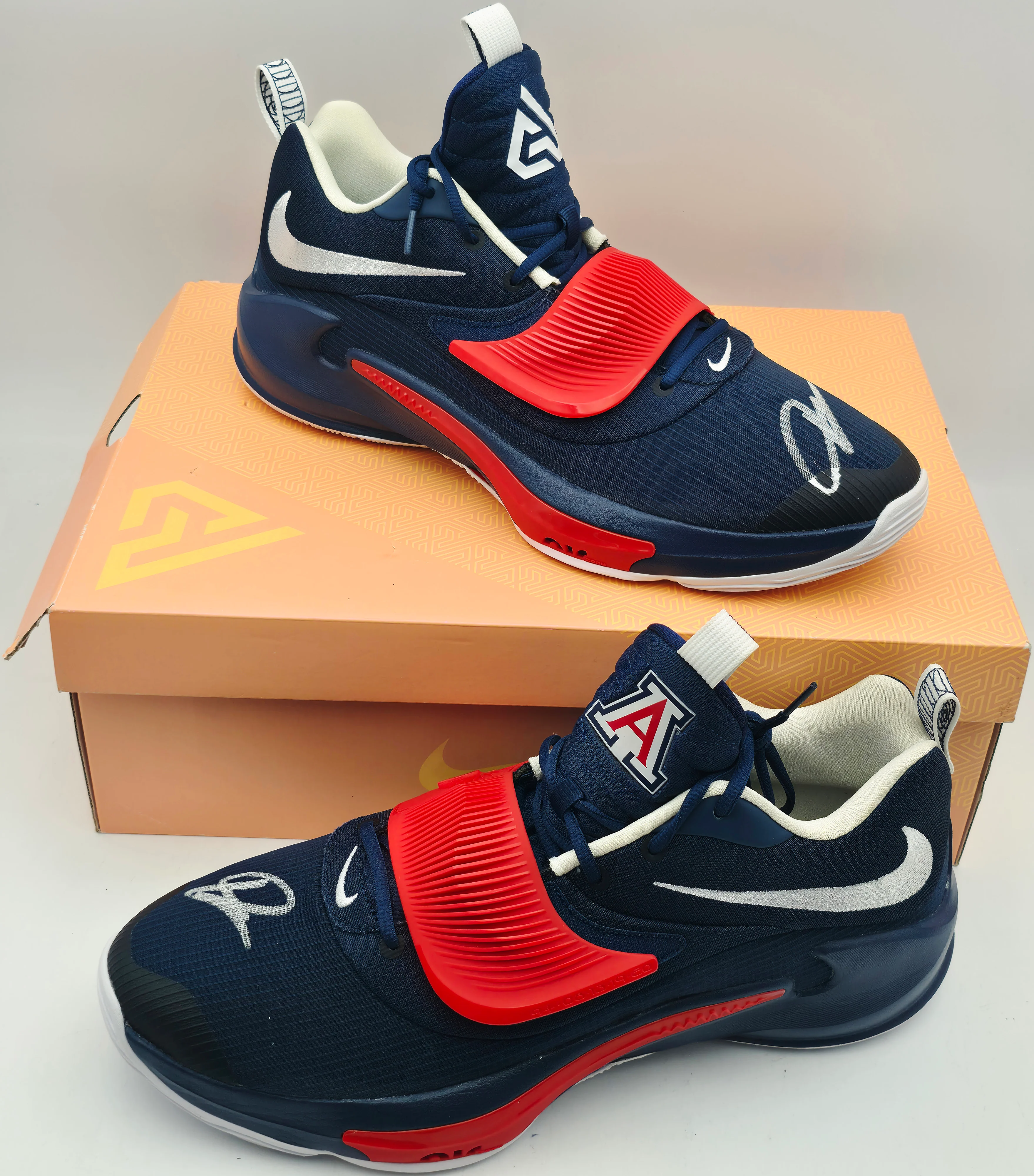 Giannis Antetokounmpo Autographed 2021 Player Exclusive (PE) Promo Arizona Navy & White Nike Zoom Freak 3 NCAA SOS Shoes Size 17 (With Box) Beckett BAS Witness #3W396373 & #3W396374