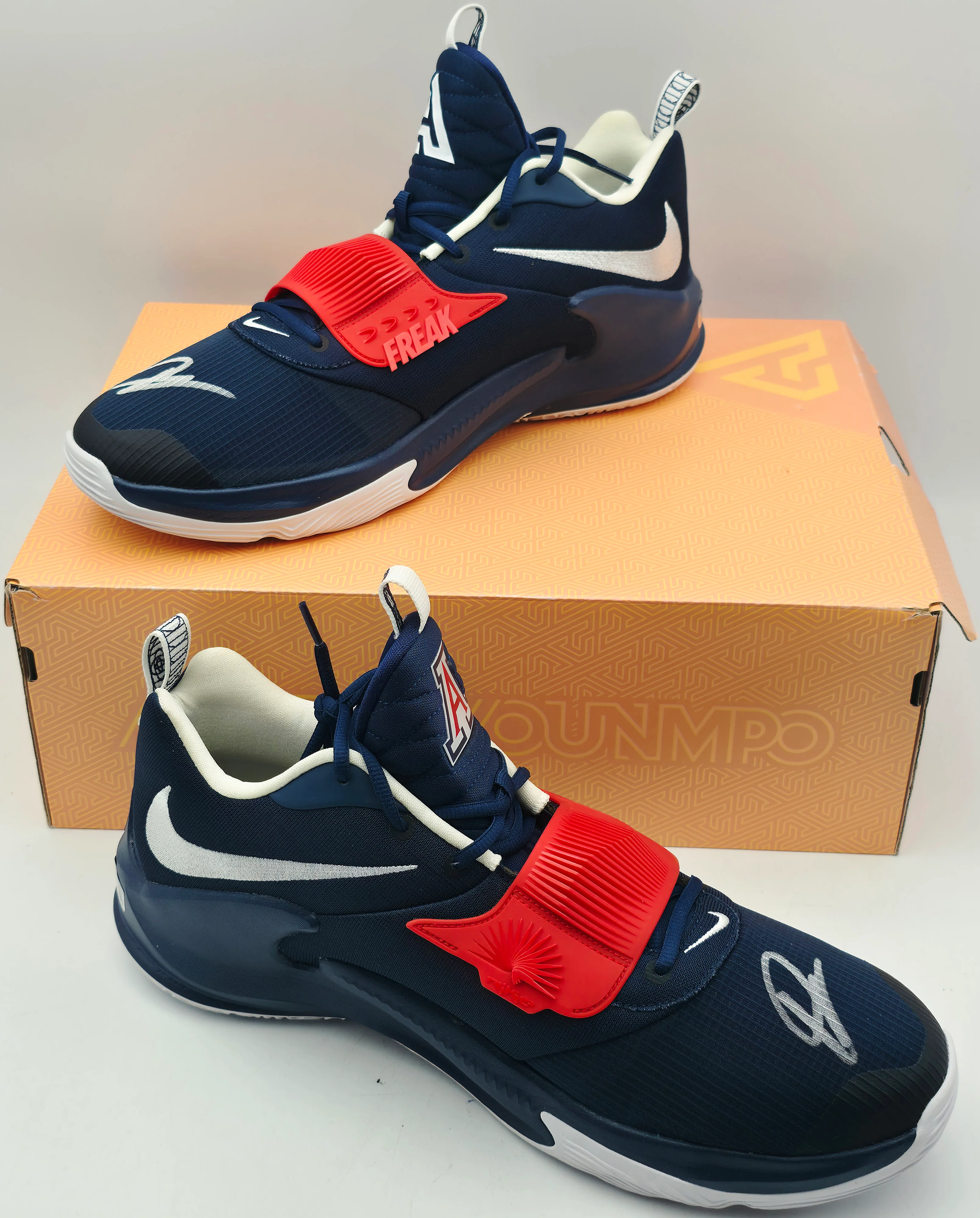 Giannis Antetokounmpo Autographed 2021 Player Exclusive (PE) Promo Arizona Navy & White Nike Zoom Freak 3 NCAA SOS Shoes Size 17 (With Box) Beckett BAS Witness #3W396373 & #3W396374 - Image 2