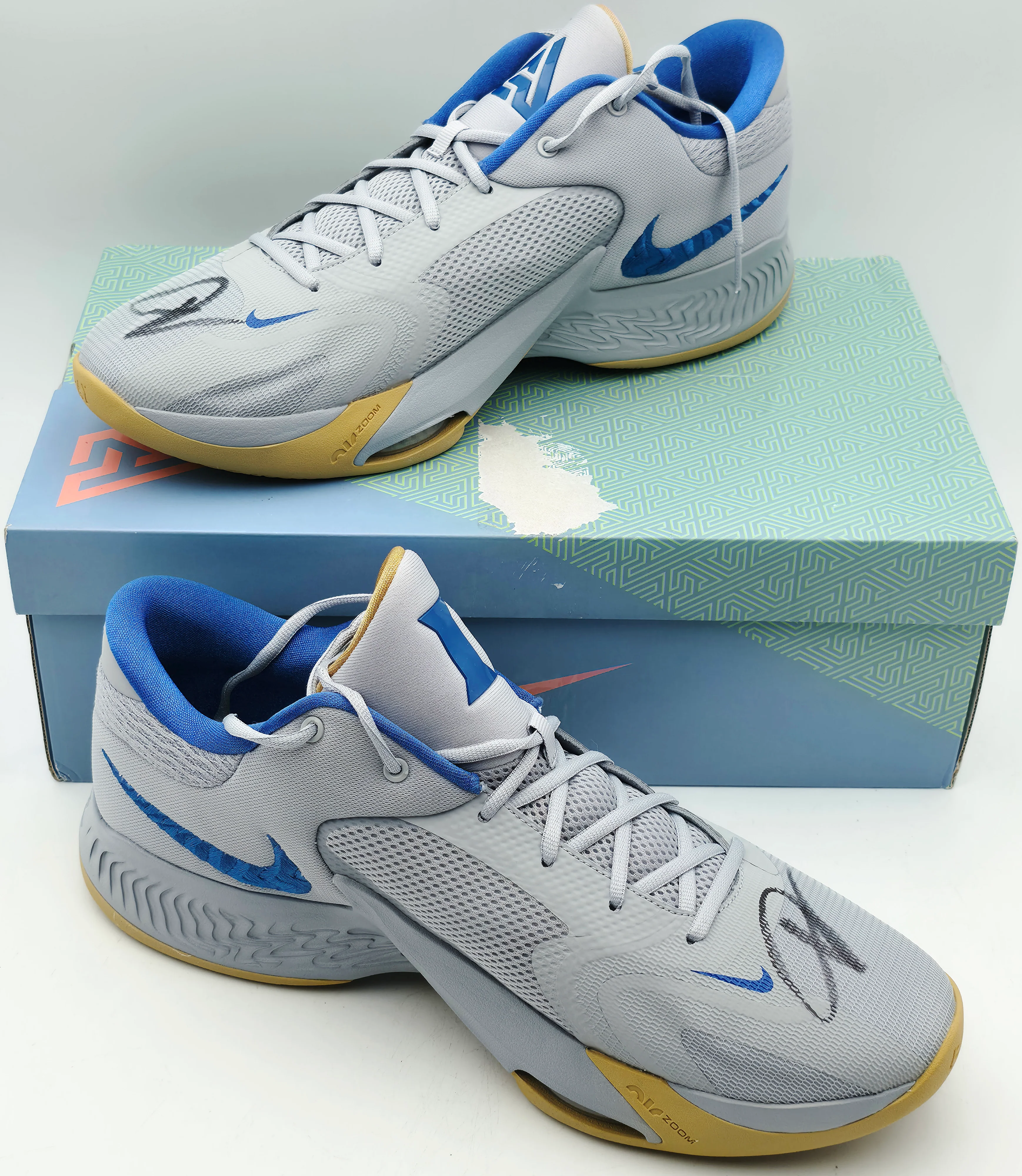 Giannis Antetokounmpo Autographed 2022 Player Exclusive (PE) Promo Duke Blue Devils Wolf Nike Zoom Freak 4 NCAA SOS Shoes Size 16 (With Box) Beckett BAS Witness #3W399782 & #3W399783 - Image 2