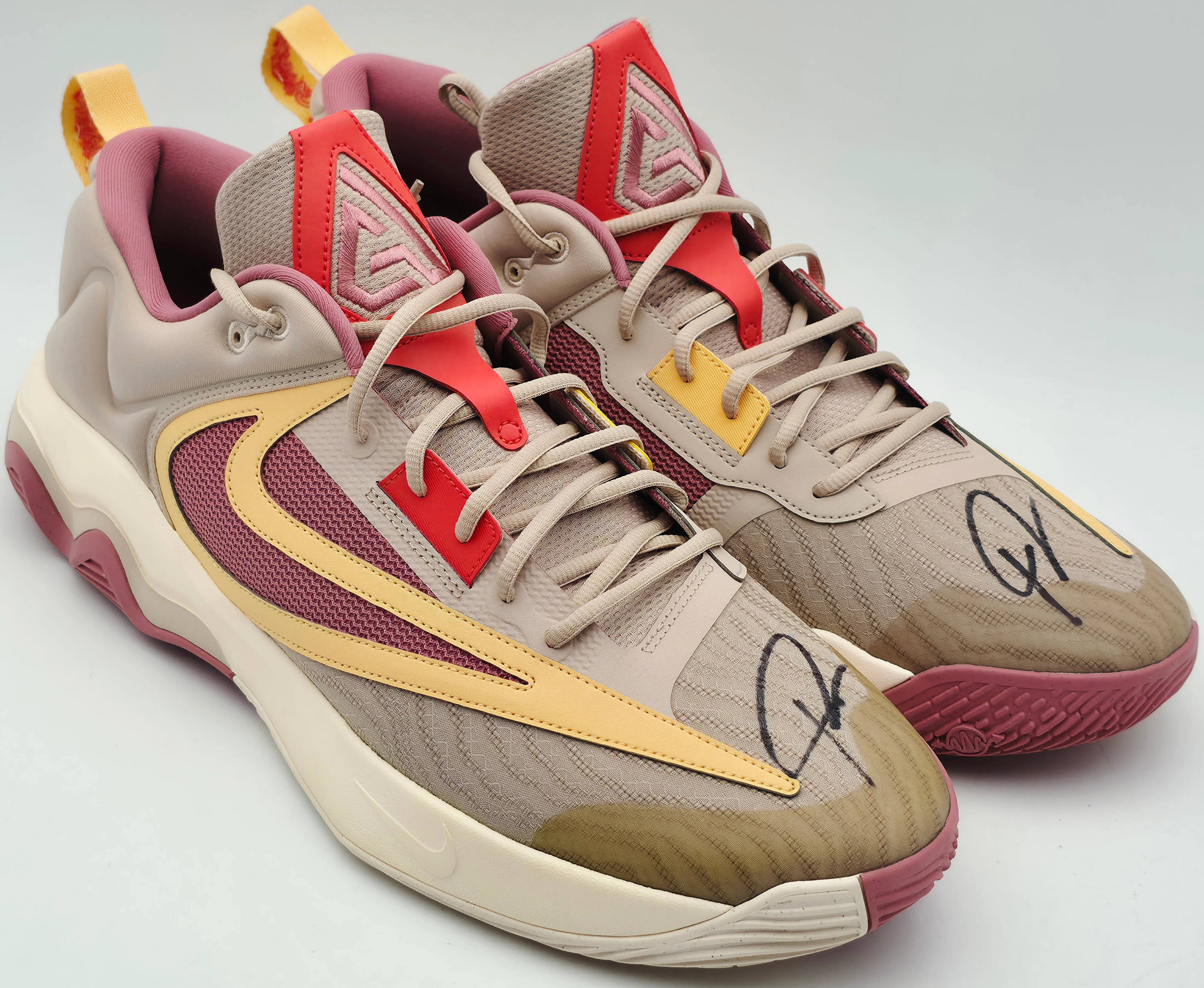 Giannis Antetokounmpo Autographed 2023 Player Exclusive (PE) Promo Fossil Stone, Celestial Gold & Desert Berry Nike Immortality 3 Shoes Milwaukee Bucks Size 17 (No Box) Beckett BAS Witness #3W395057