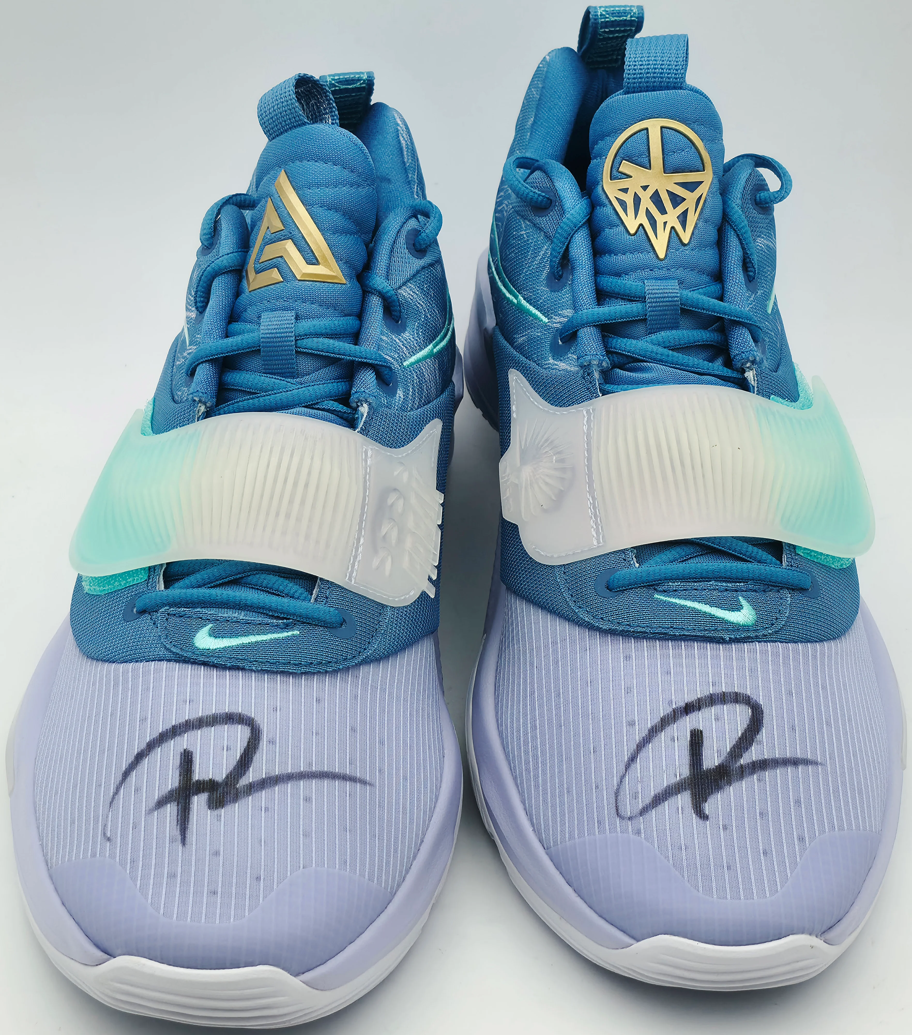 Giannis Antetokounmpo Autographed Freezing Time & Dutch Blue Nike Zoom Freak 3 Shoes Milwaukee Bucks Size 16 (No Box) Beckett BAS Witness #3W395131 & #3W395132 - Image 3