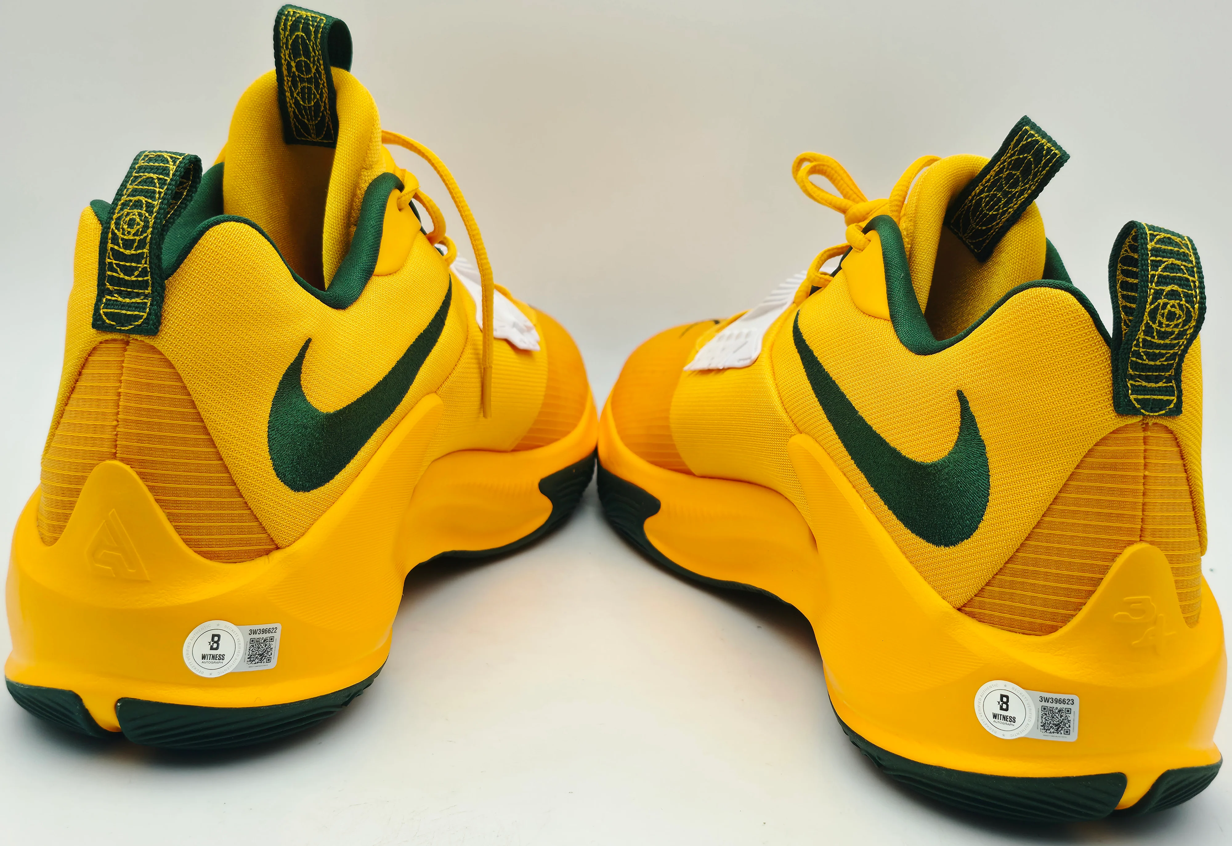 Giannis Antetokounmpo Autographed 2021 Player Exclusive (PE) Promo Baylor University Gold & Gorge Nike Zoom Freak 3 NCAA SOS Shoes Size 17 (With Box) Beckett BAS Witness #3W396622 & #3W396623 - Image 5