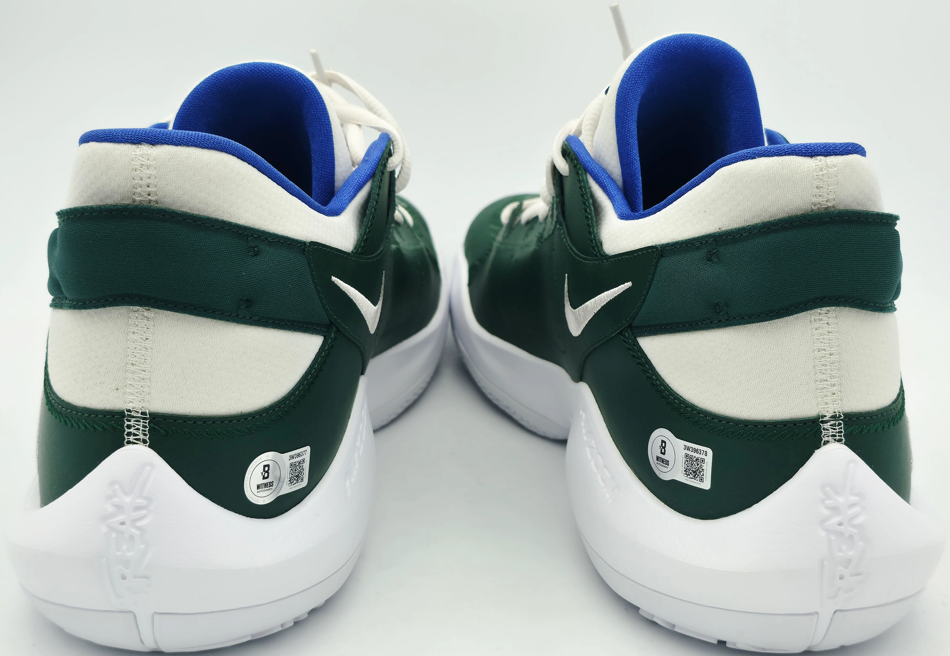 Giannis Antetokounmpo Autographed 2021 Player Exclusive (PE) Promo Fir, Phantom & White Nike Zoom Freak 2 MSCO Shoes Milwaukee Bucks Size 17 Beckett BAS Witness Stock #252595 - Image 4