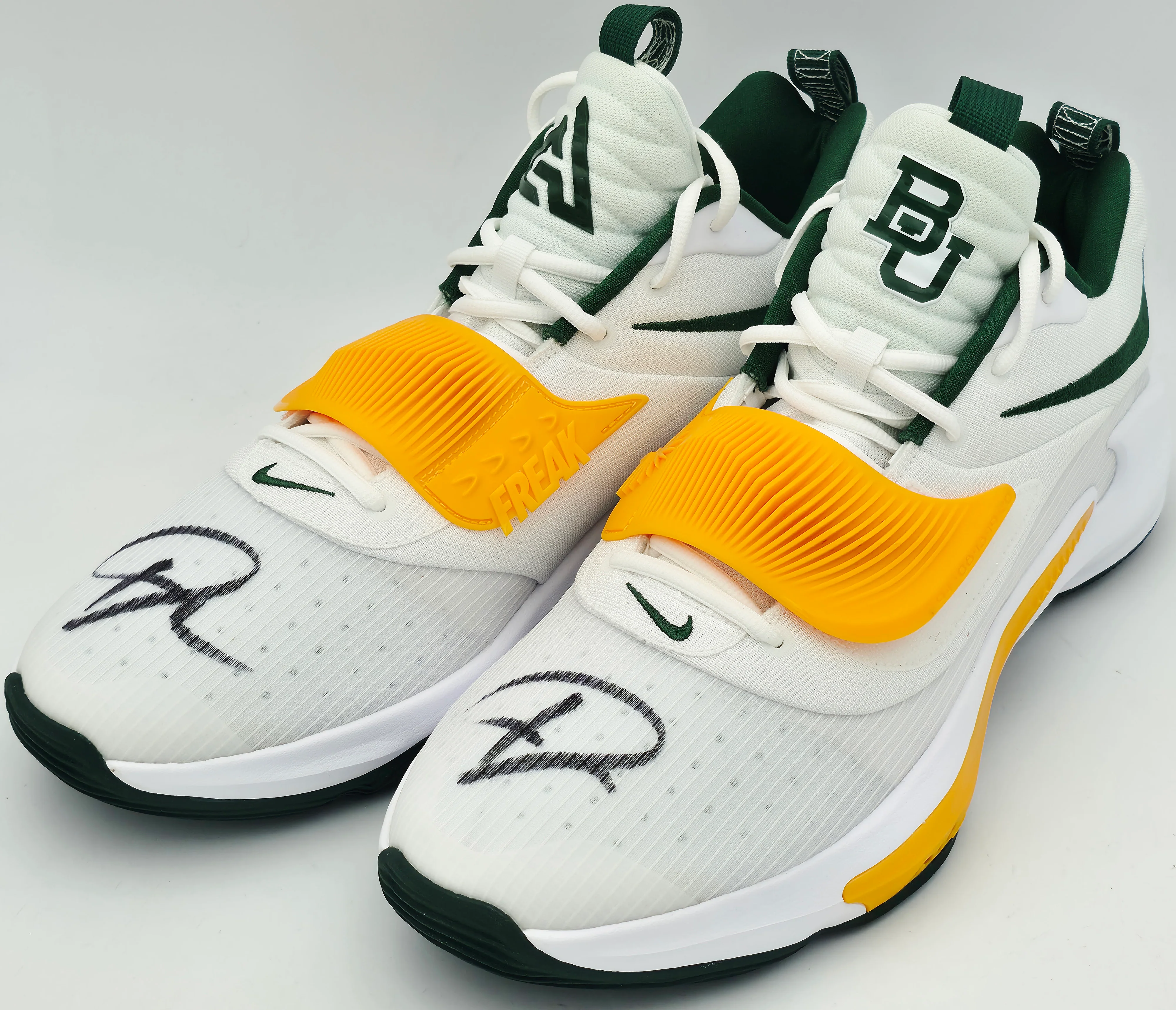 Giannis Antetokounmpo Autographed 2021 Player Exclusive (PE) Promo Baylor University White & Gorge Nike Zoom Freak 3 NCAA SOS Shoes Size 16 (No Box) Beckett BAS Witness #3W396929 & #3W396930