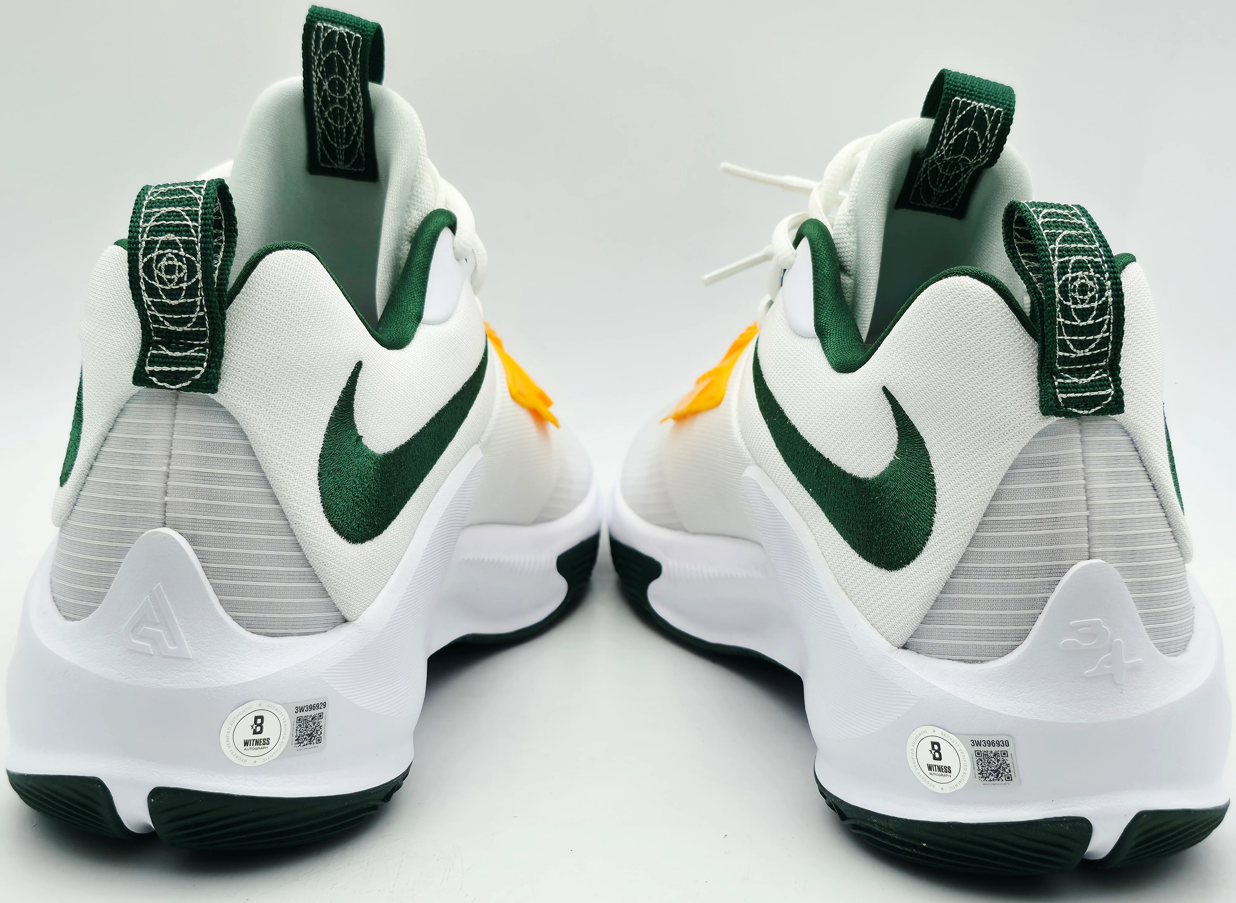 Giannis Antetokounmpo Autographed 2021 Player Exclusive (PE) Promo Baylor University White & Gorge Nike Zoom Freak 3 NCAA SOS Shoes Size 16 (No Box) Beckett BAS Witness #3W396929 & #3W396930 - Image 5