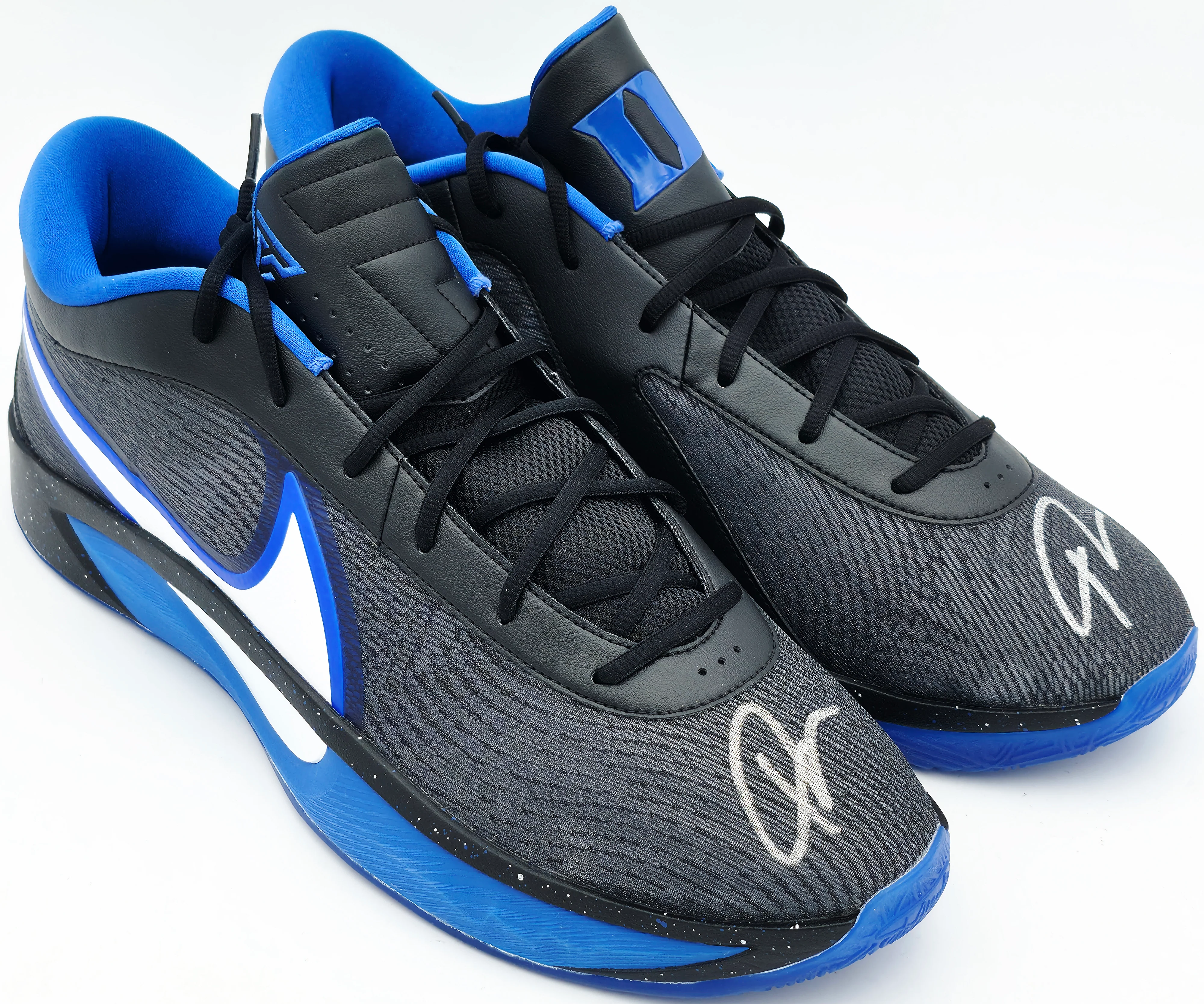 Giannis Antetokounmpo Autographed 2024 Player Exclusive (PE) Promo DUKE BLUE DEVILS Black, White & Game Royal Nike Zoom Freak 6 NCAA P Shoes Size 17 (No Box) Beckett BAS Witness #3W396446 & #3W396447 - Image 2